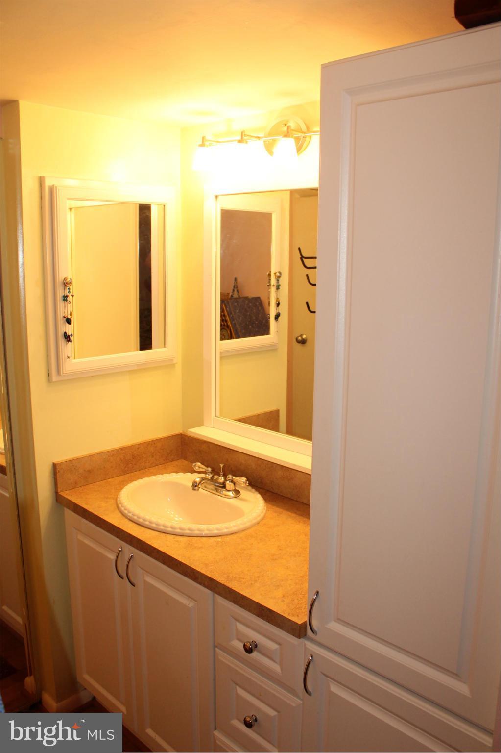 BURKE CENTRE STATION COMMONS - Residential