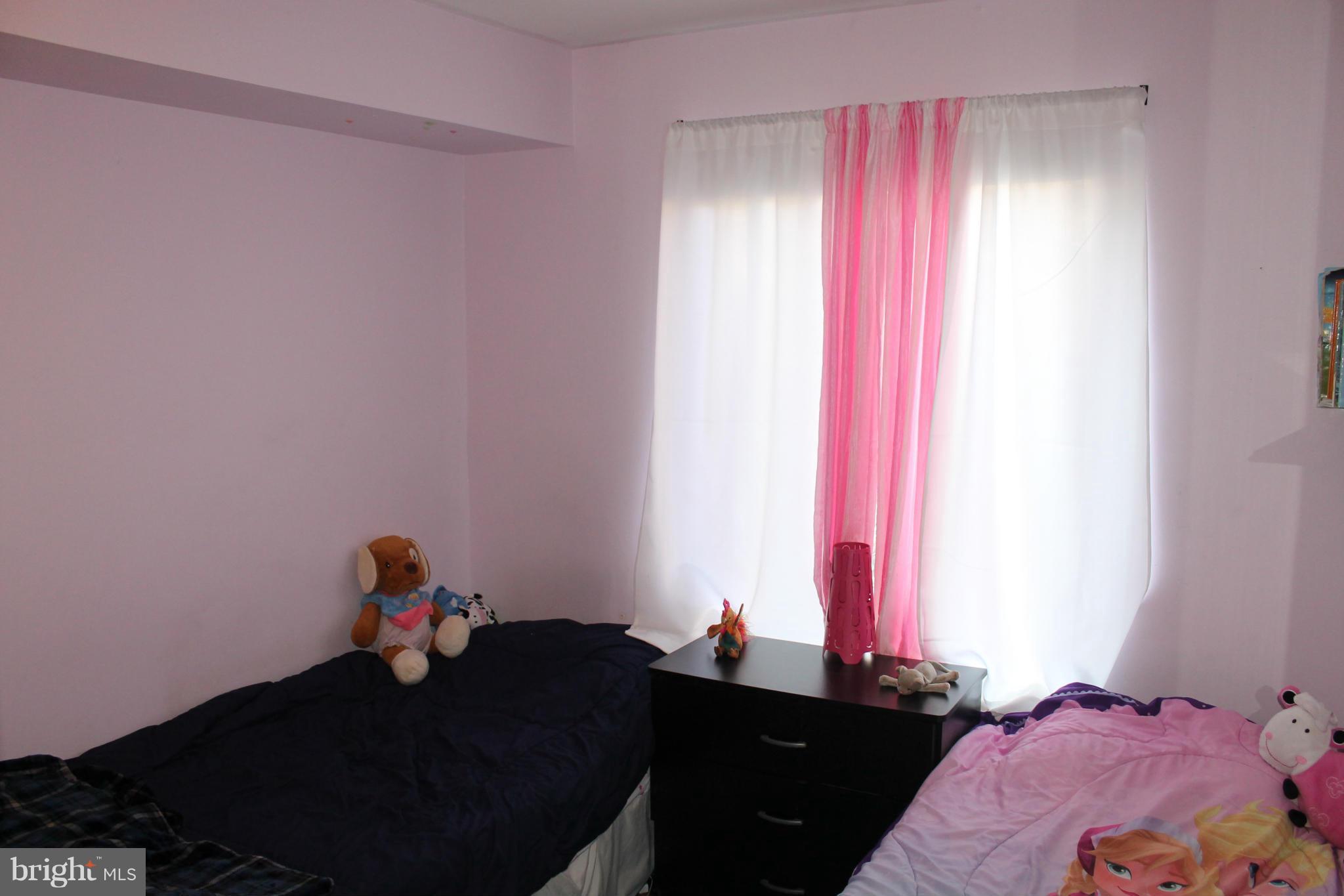 BURKE CENTRE STATION COMMONS - Residential