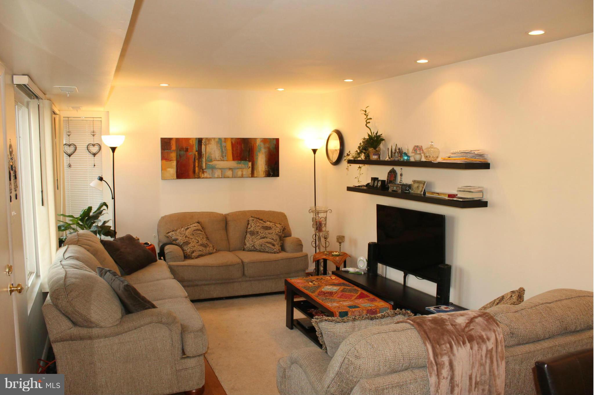 BURKE CENTRE STATION COMMONS - Residential