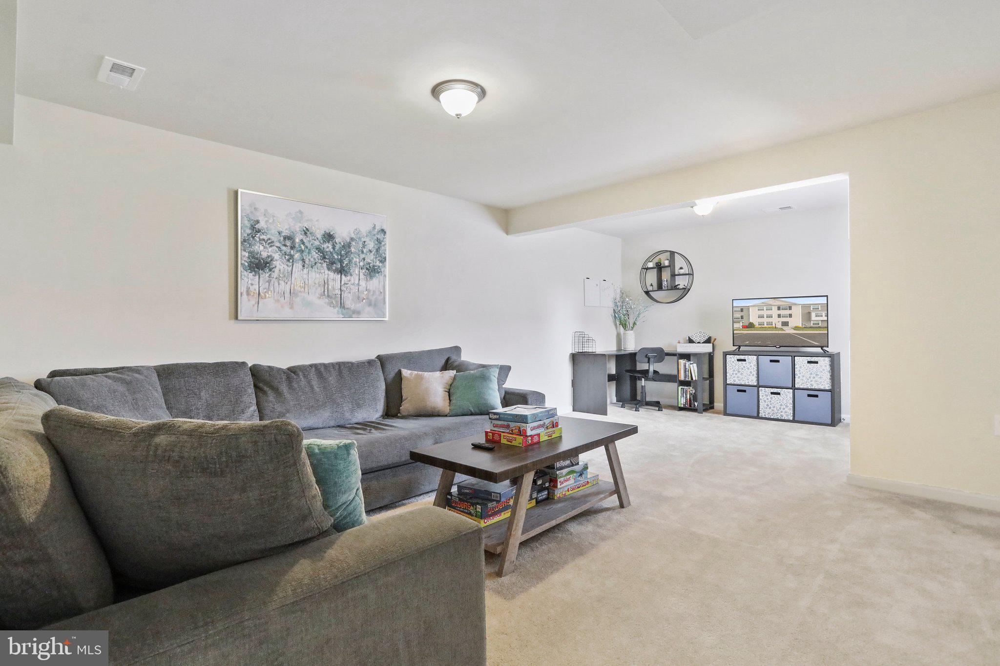 KENSINGTON TERRACE - Residential Lease