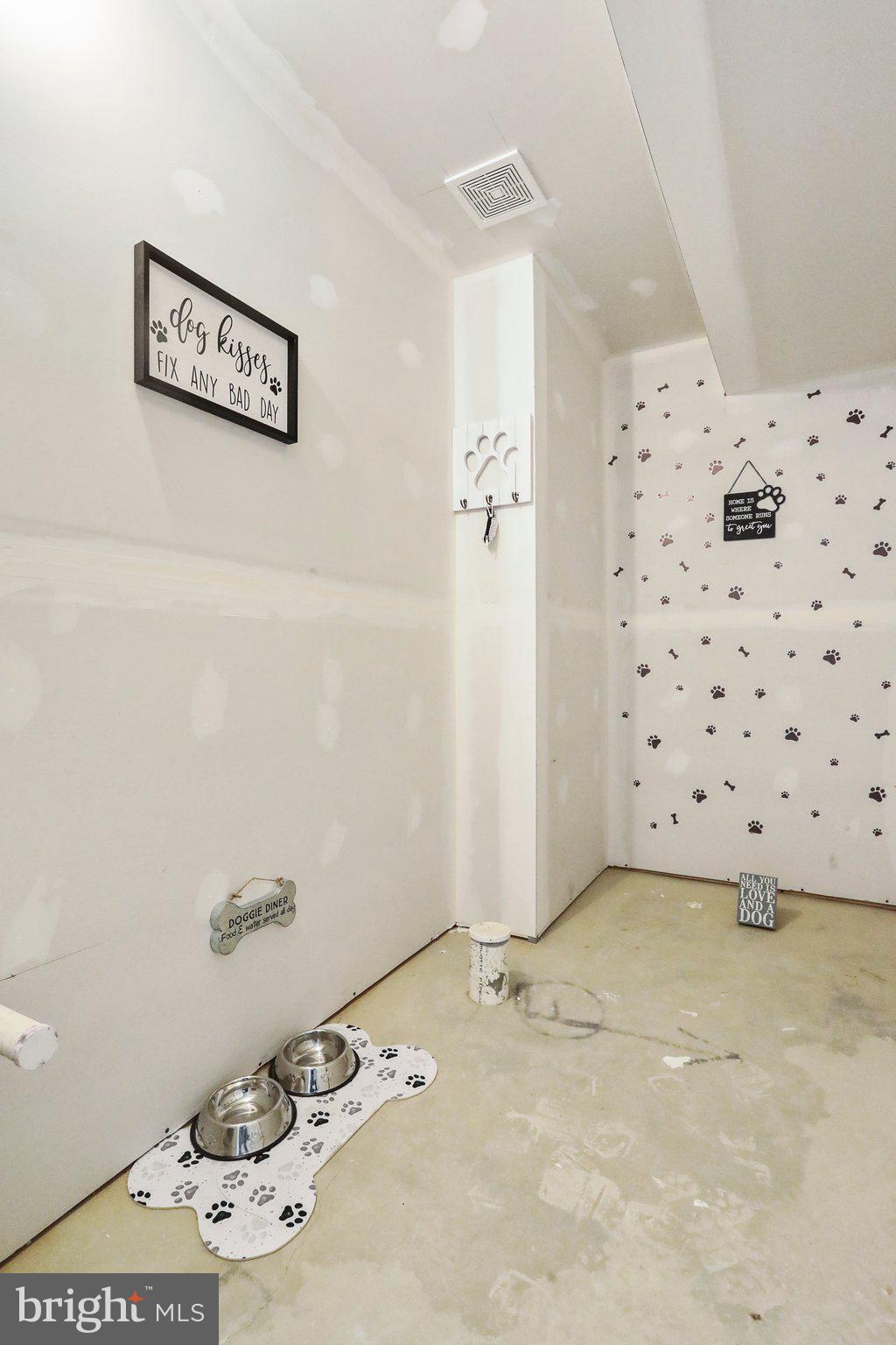 KENSINGTON TERRACE - Residential Lease