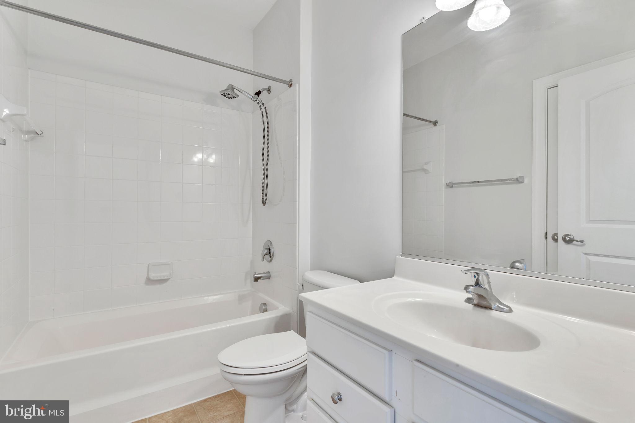 POTOMAC CLUB - Residential Lease