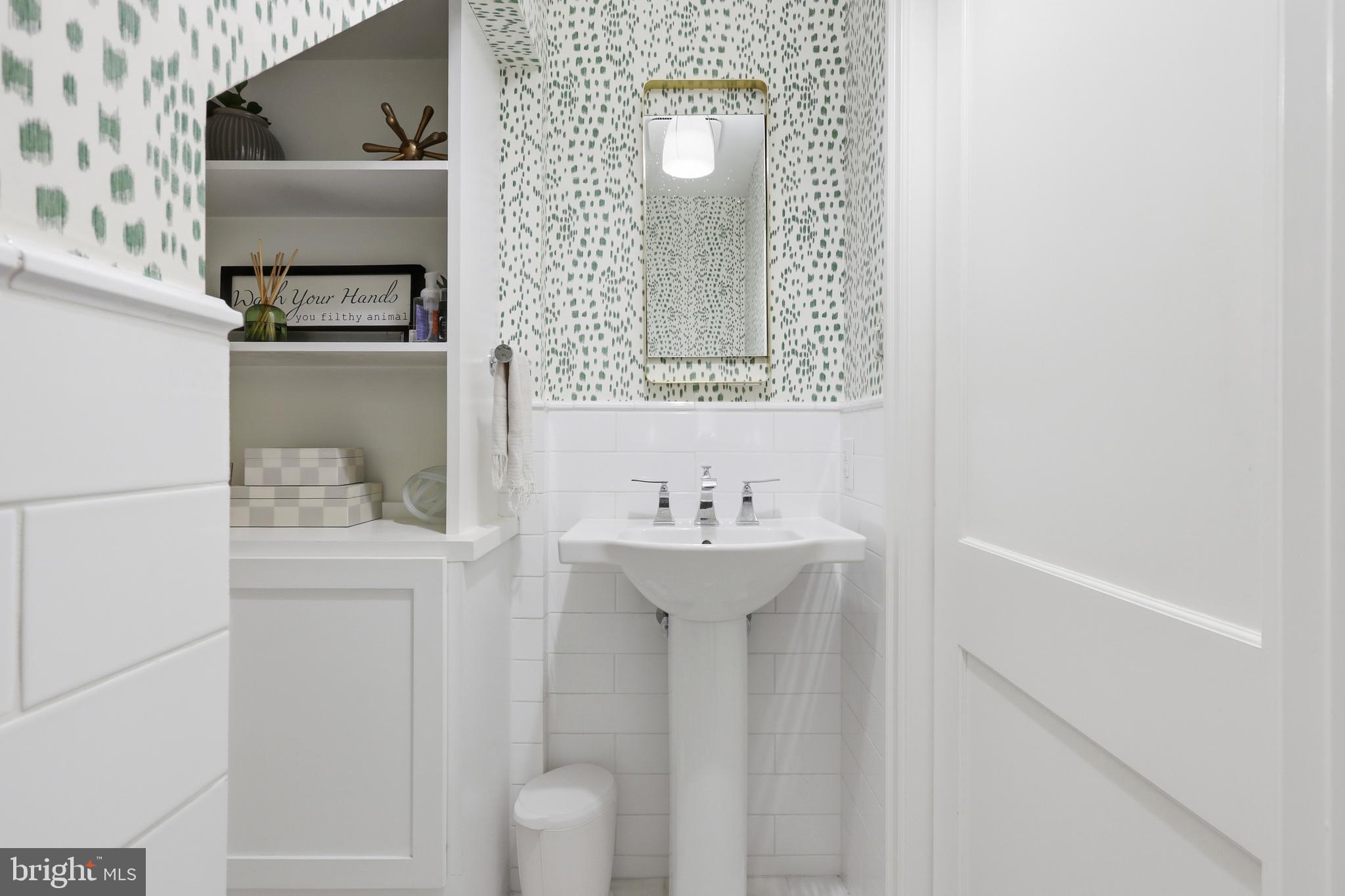 CHESTNUT HILL - Residential