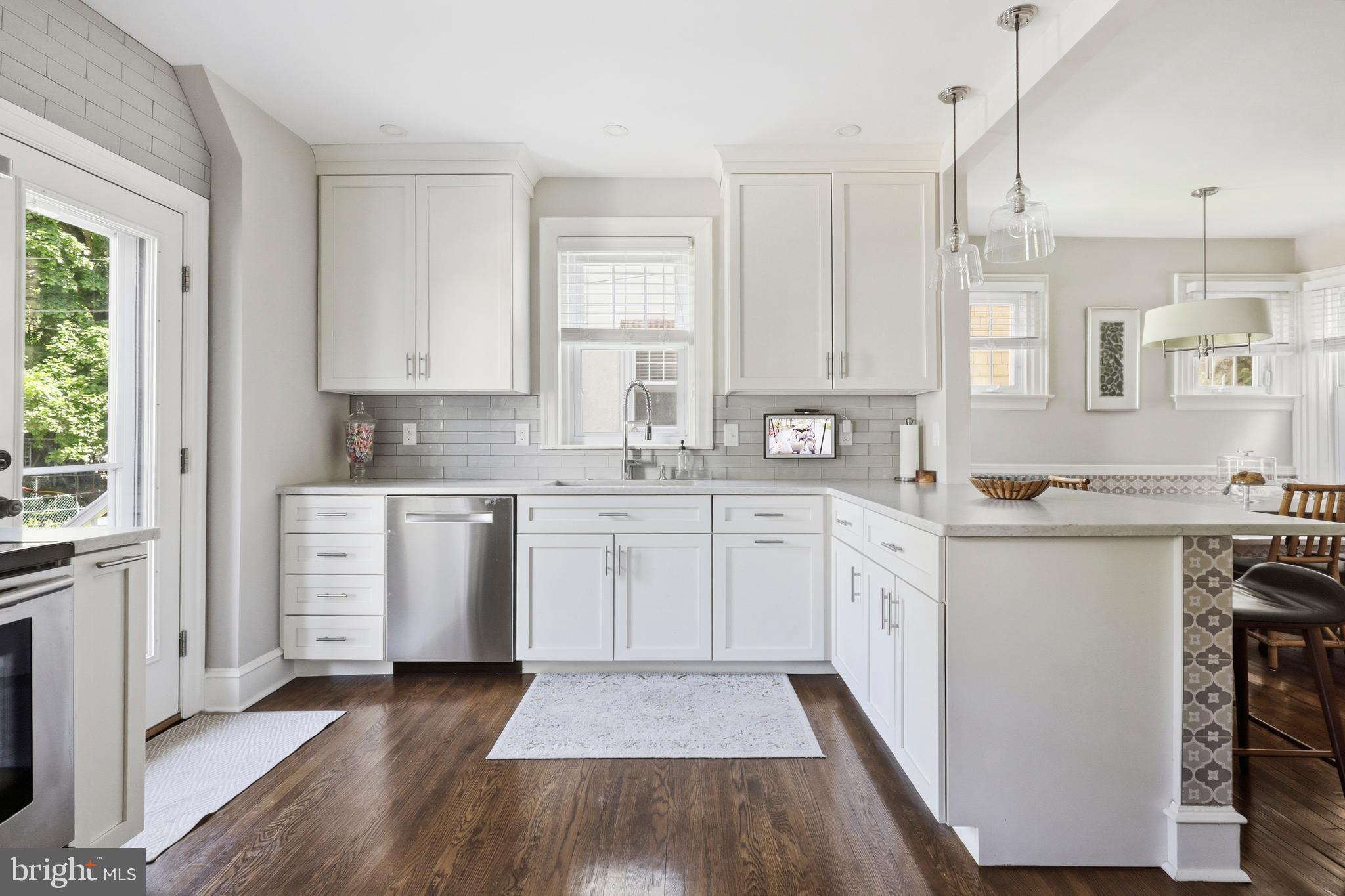 CHESTNUT HILL - Residential