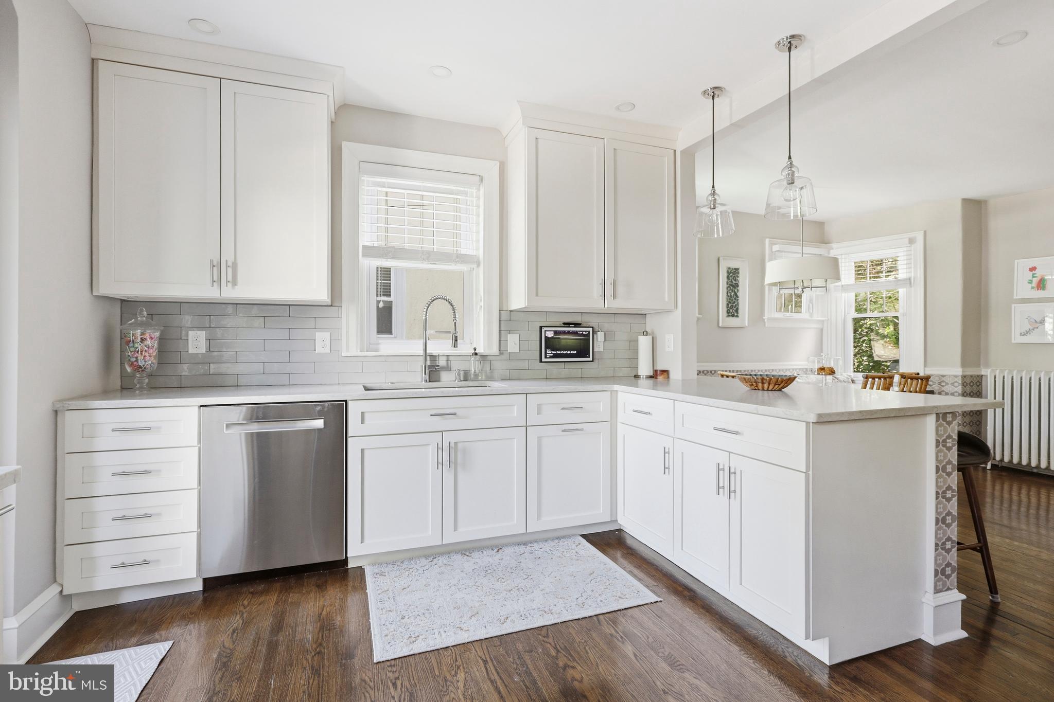 CHESTNUT HILL - Residential