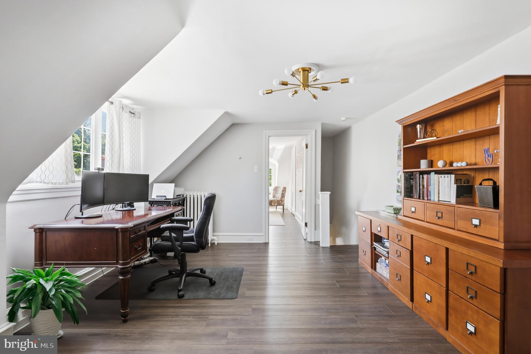 CHESTNUT HILL - Residential