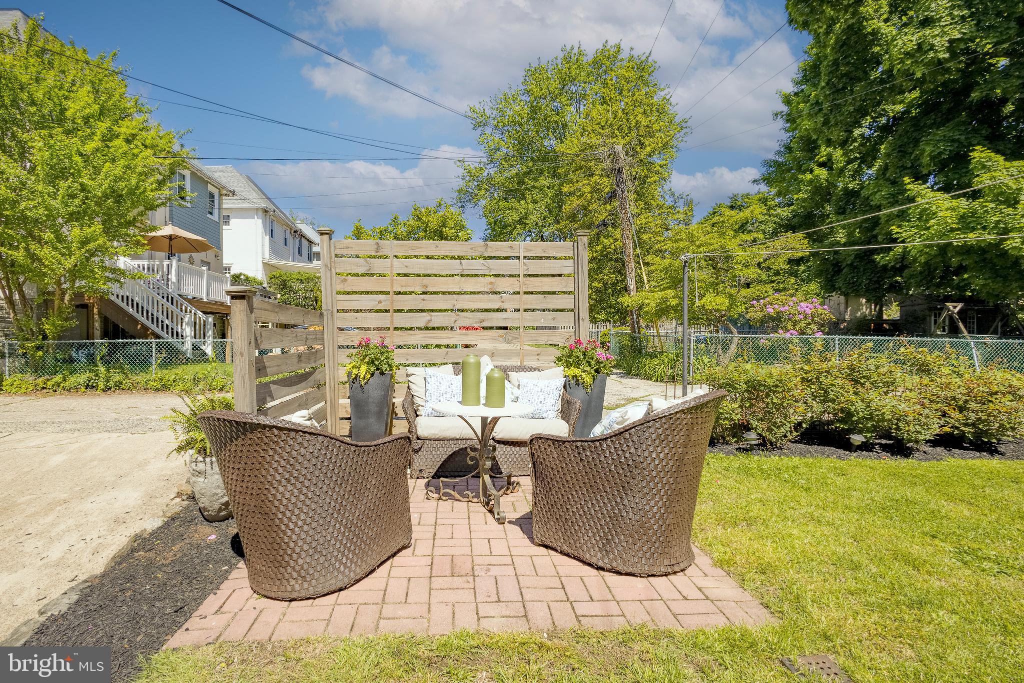 CHESTNUT HILL - Residential