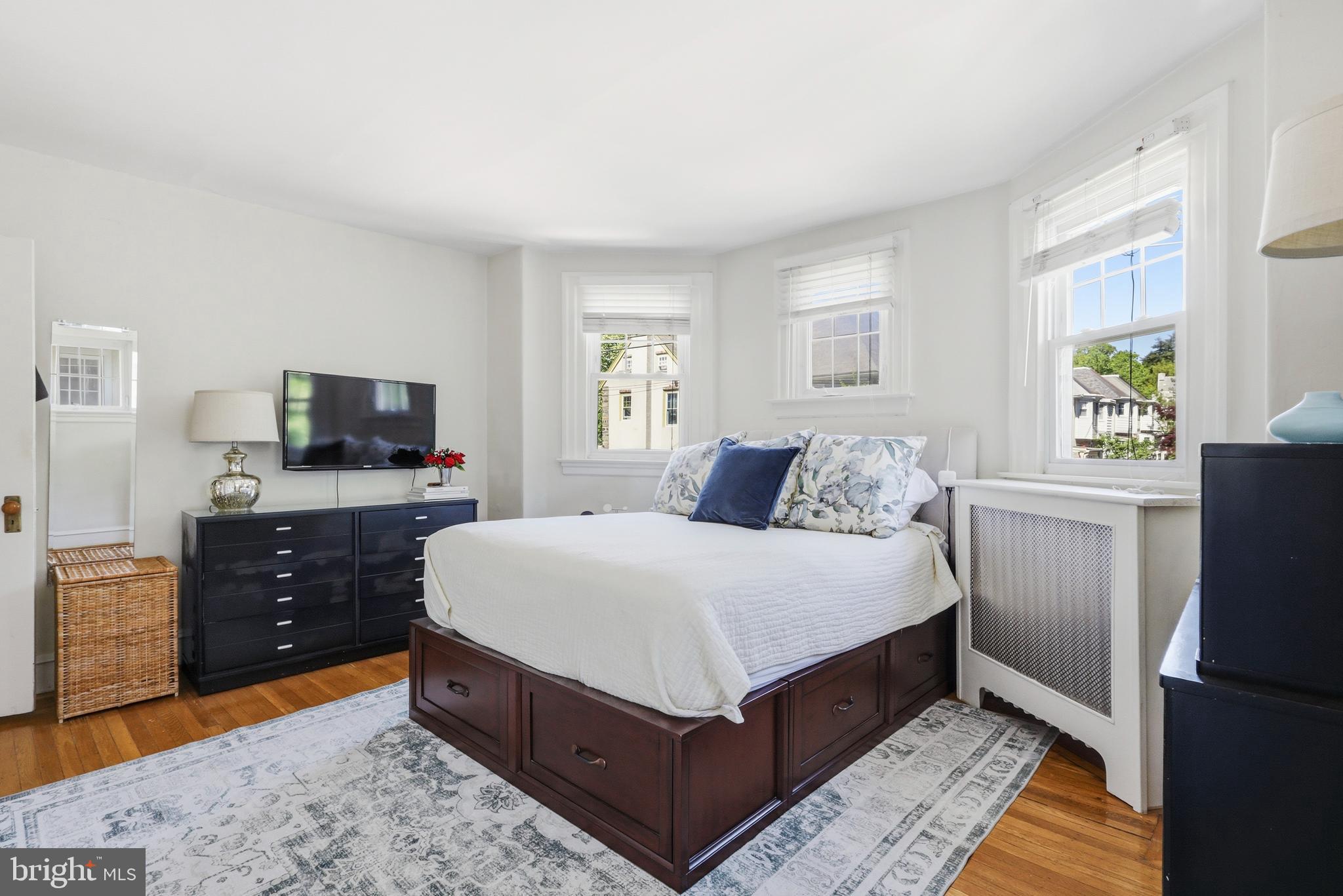 CHESTNUT HILL - Residential