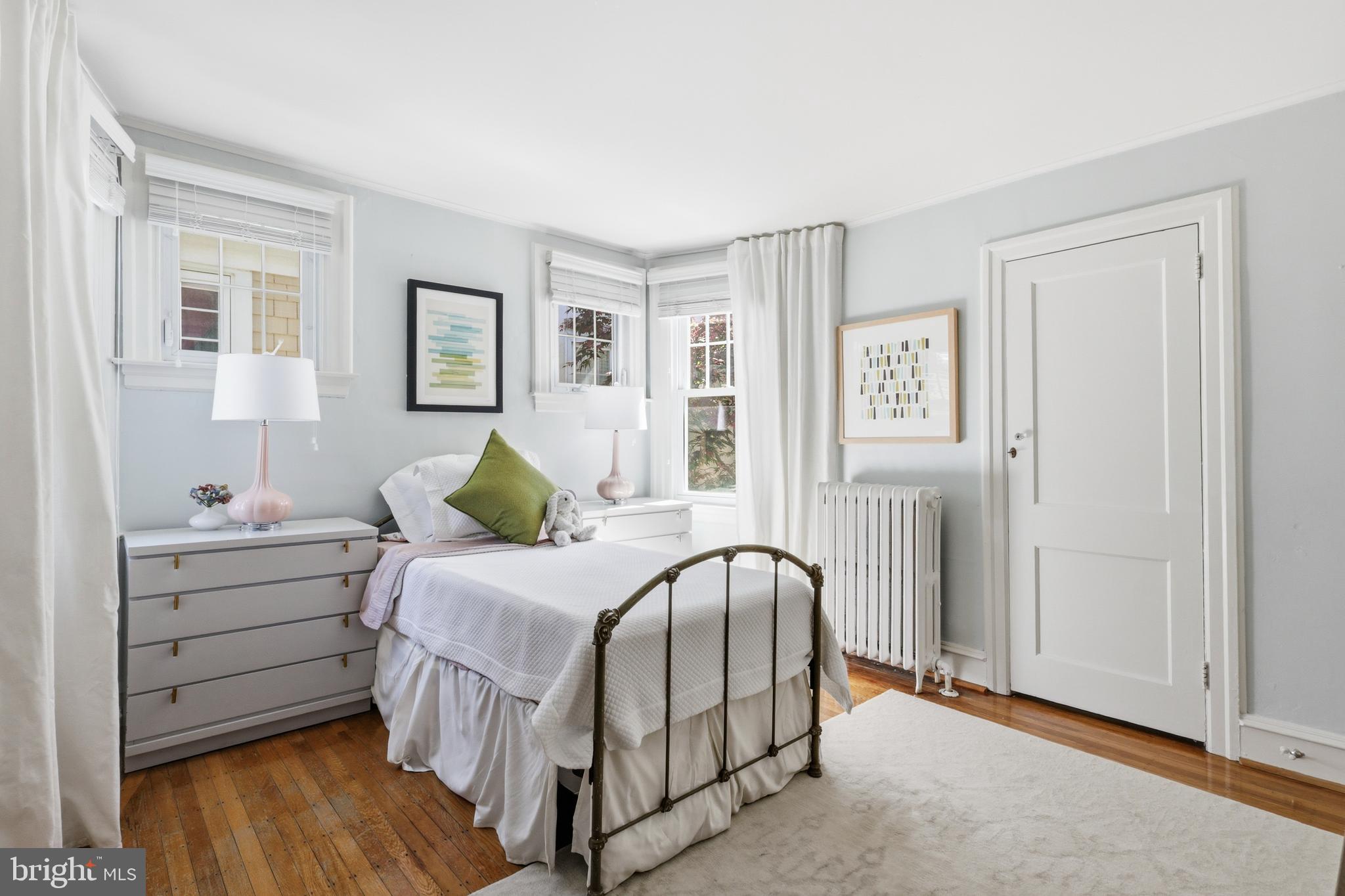 CHESTNUT HILL - Residential