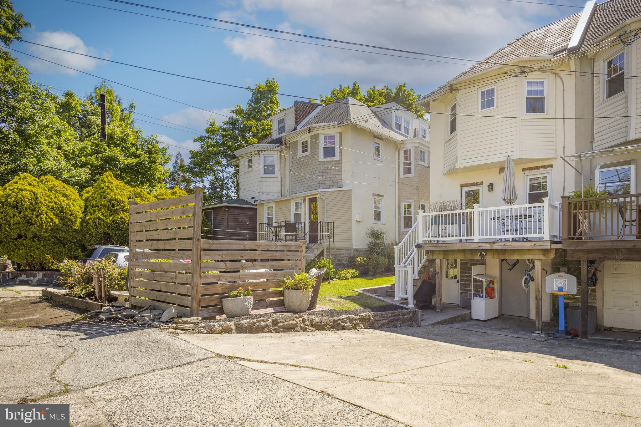 CHESTNUT HILL - Residential