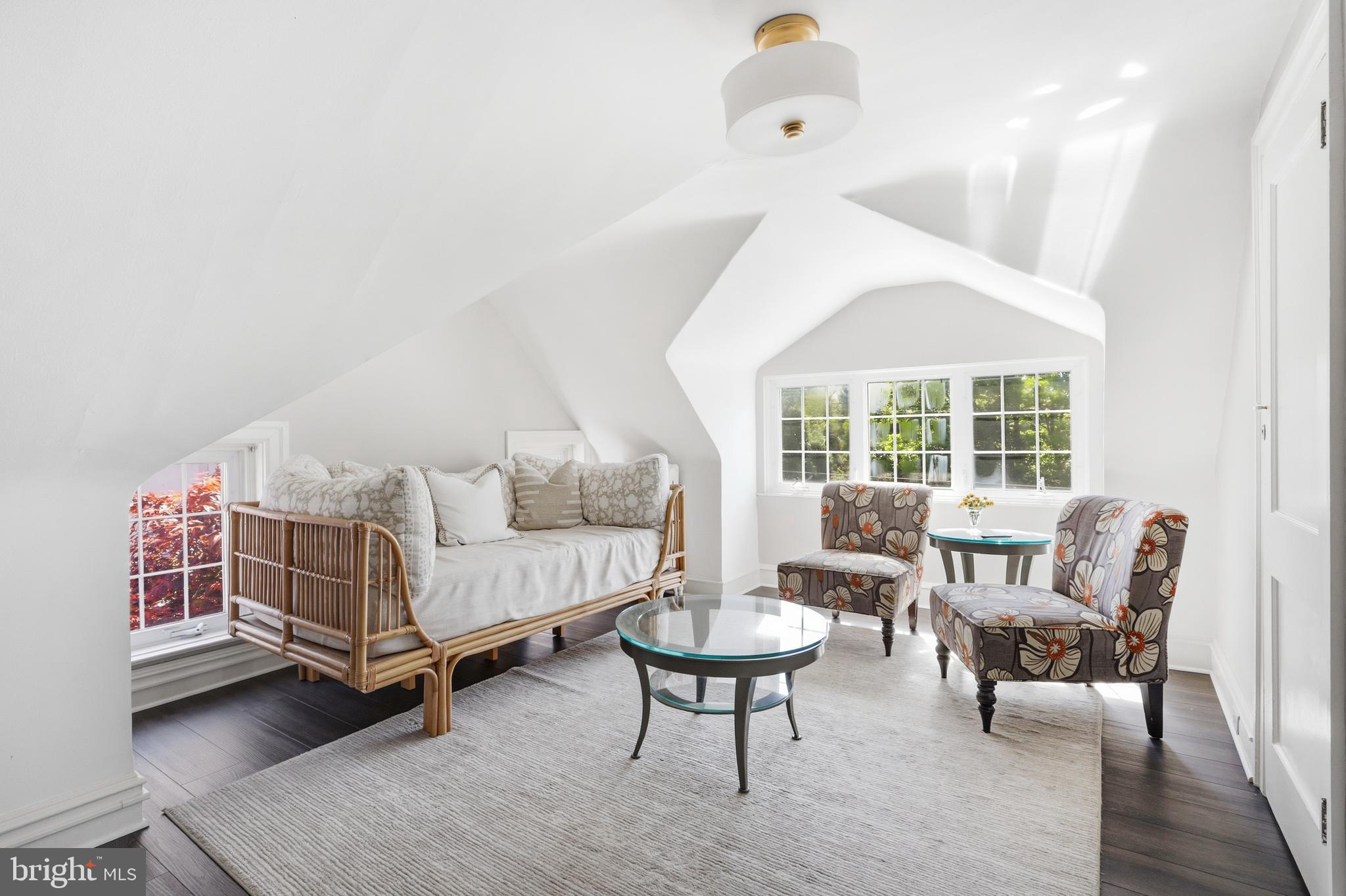 CHESTNUT HILL - Residential