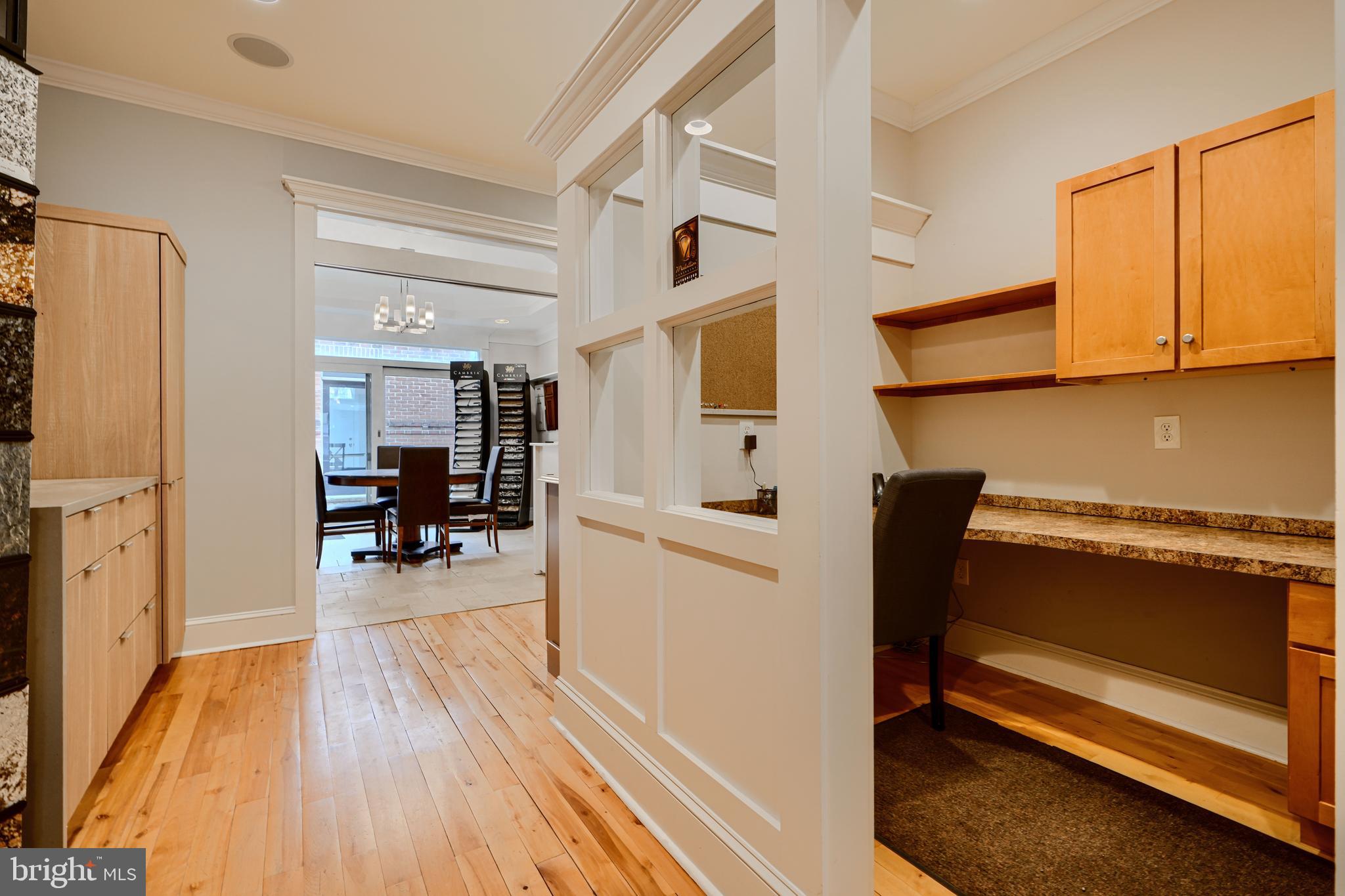 CANTON - Commercial Sale