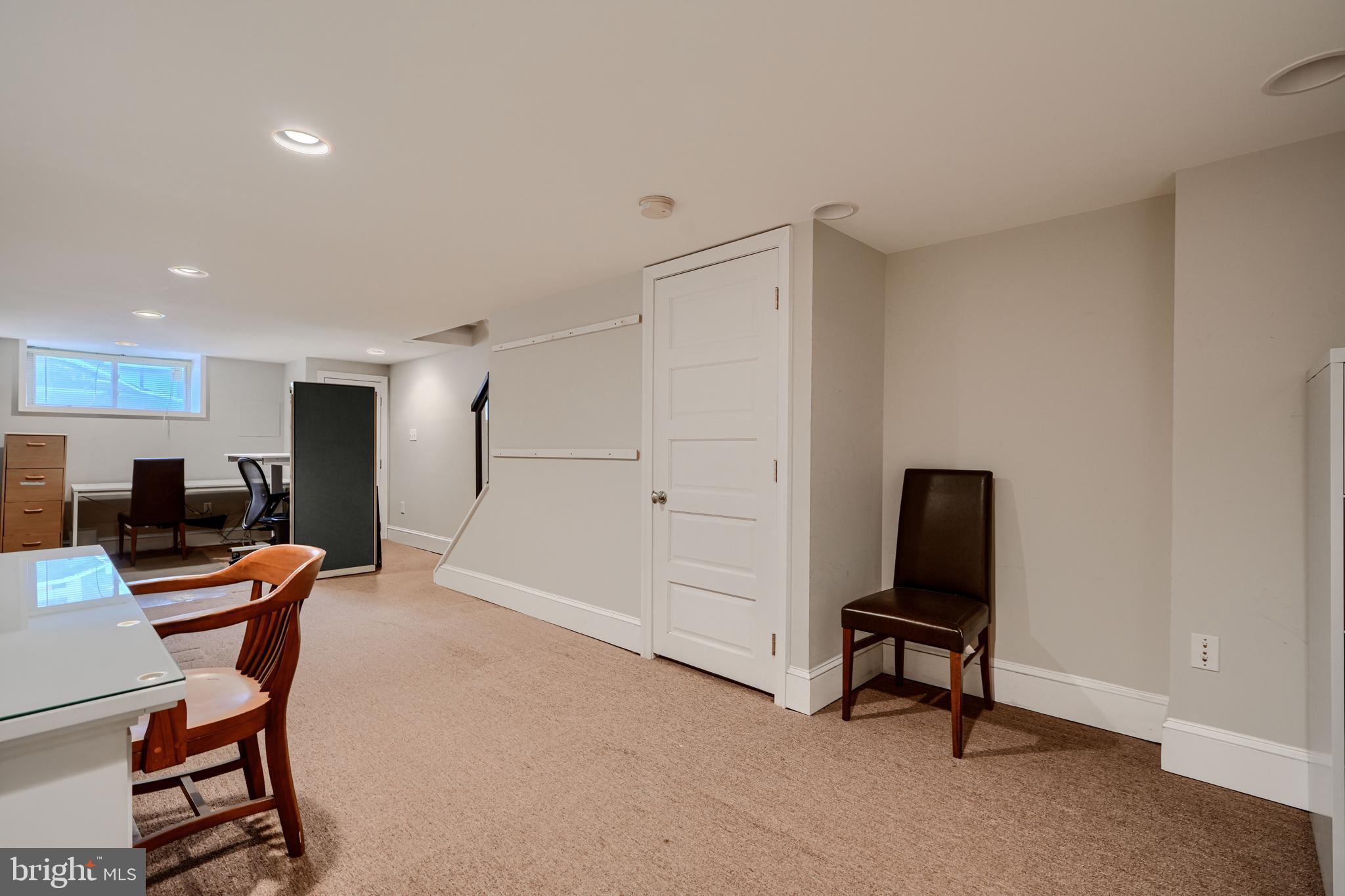 CANTON - Commercial Sale