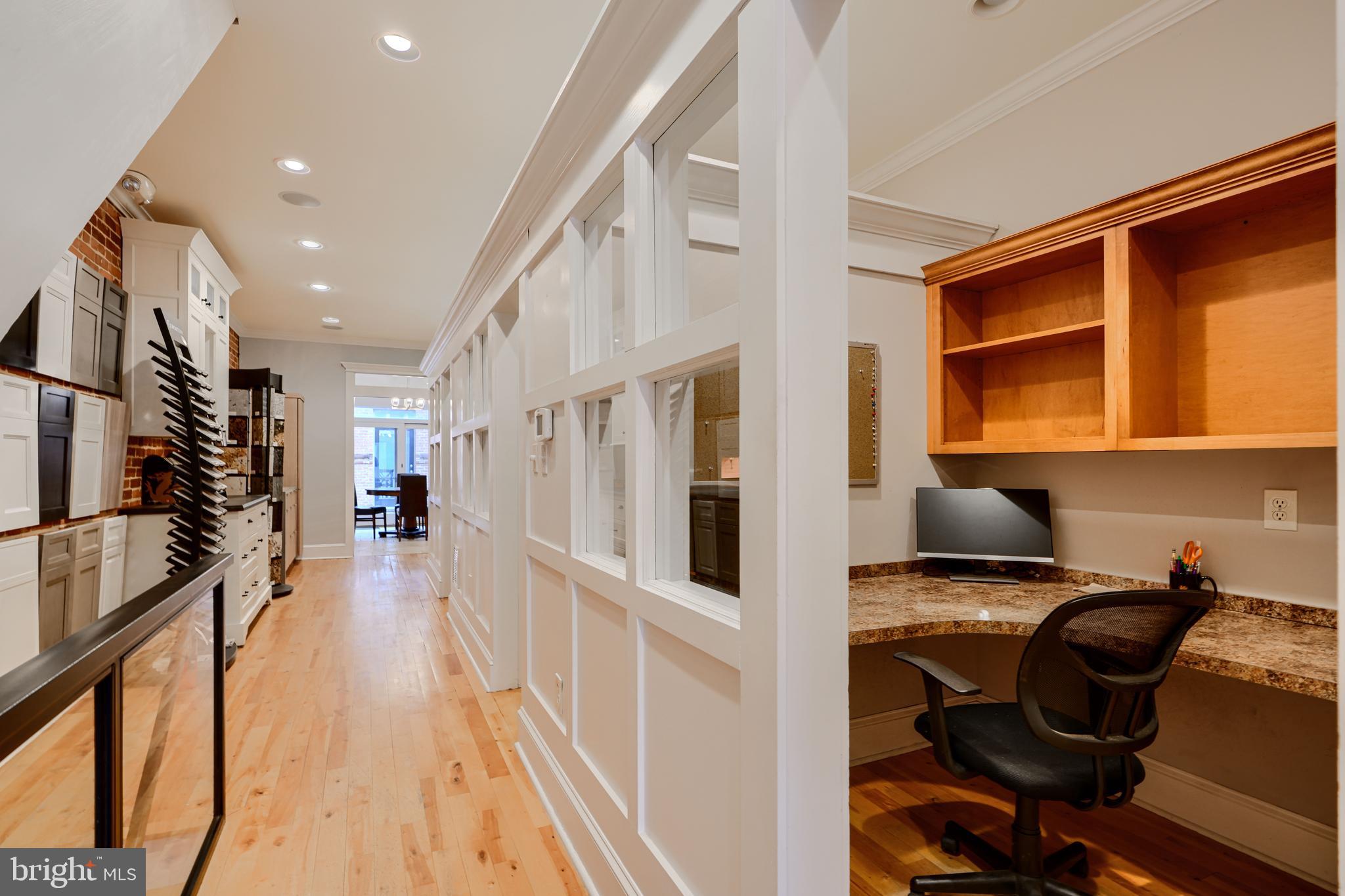 CANTON - Commercial Sale