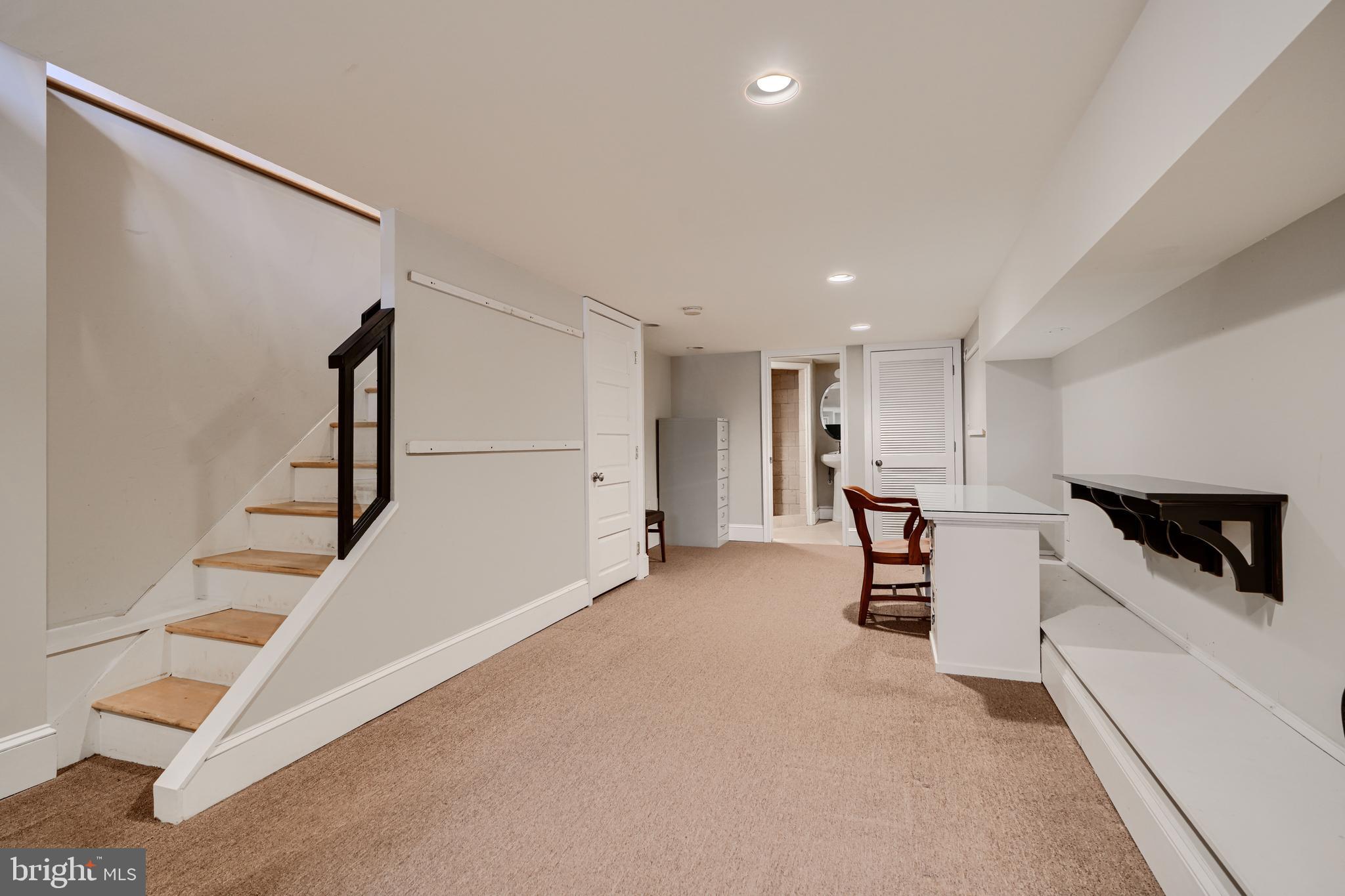 CANTON - Commercial Sale