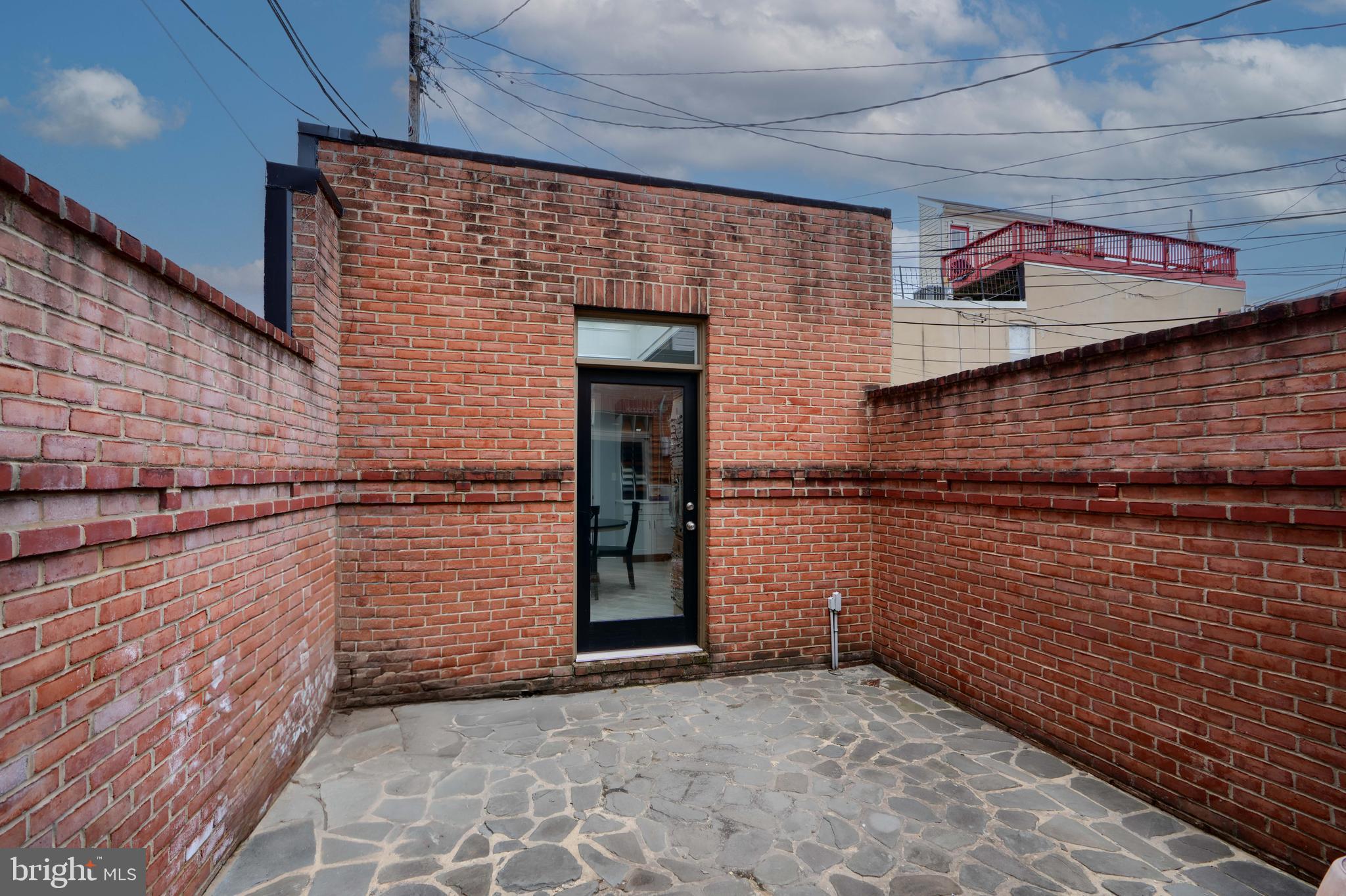 CANTON - Commercial Sale
