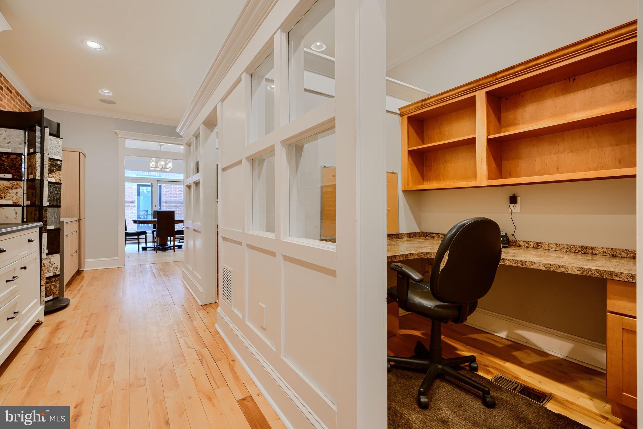 CANTON - Commercial Sale