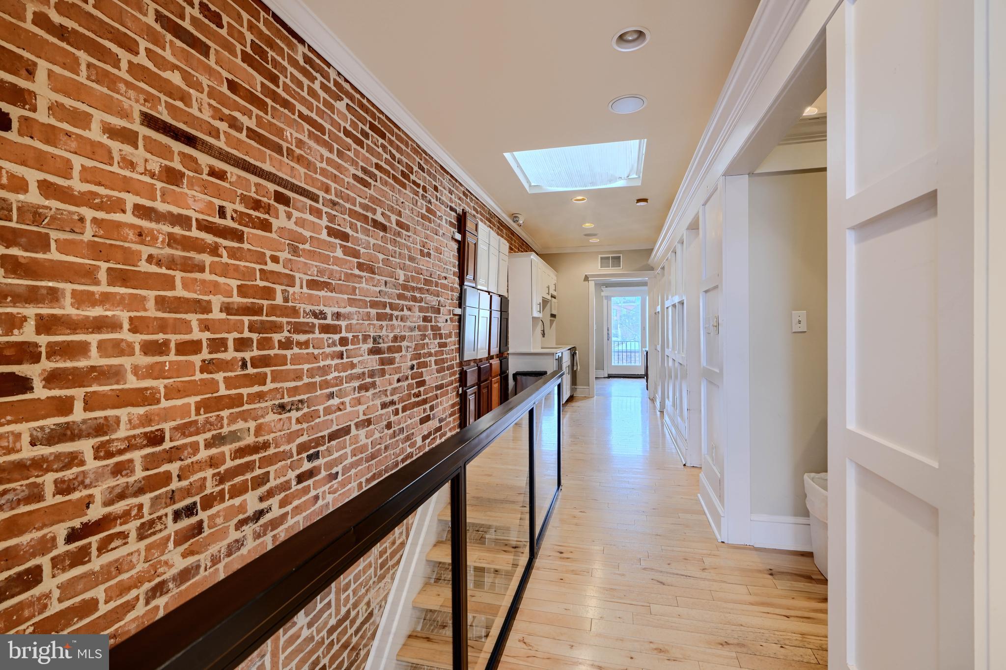 CANTON - Commercial Sale
