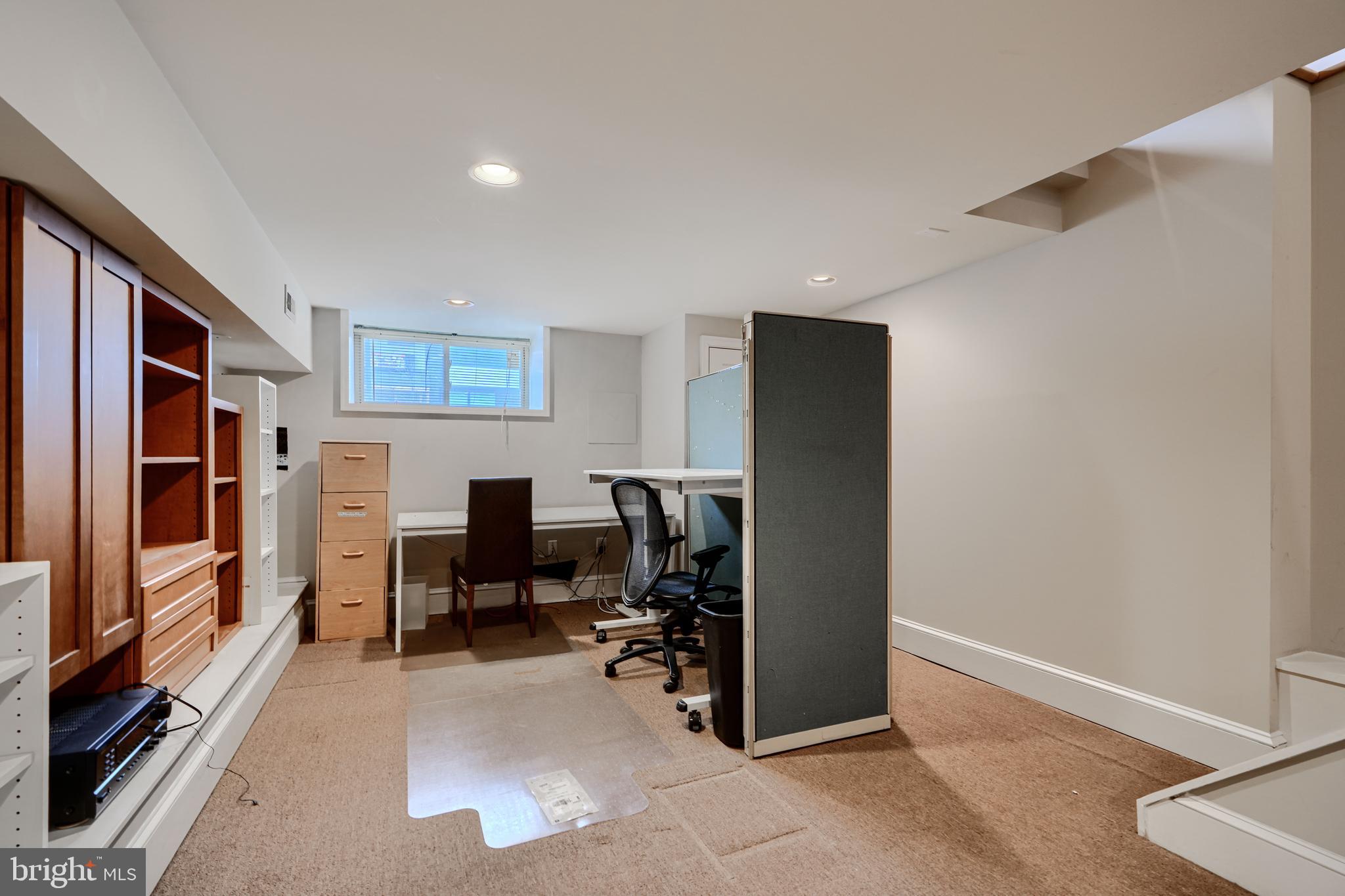CANTON - Commercial Sale