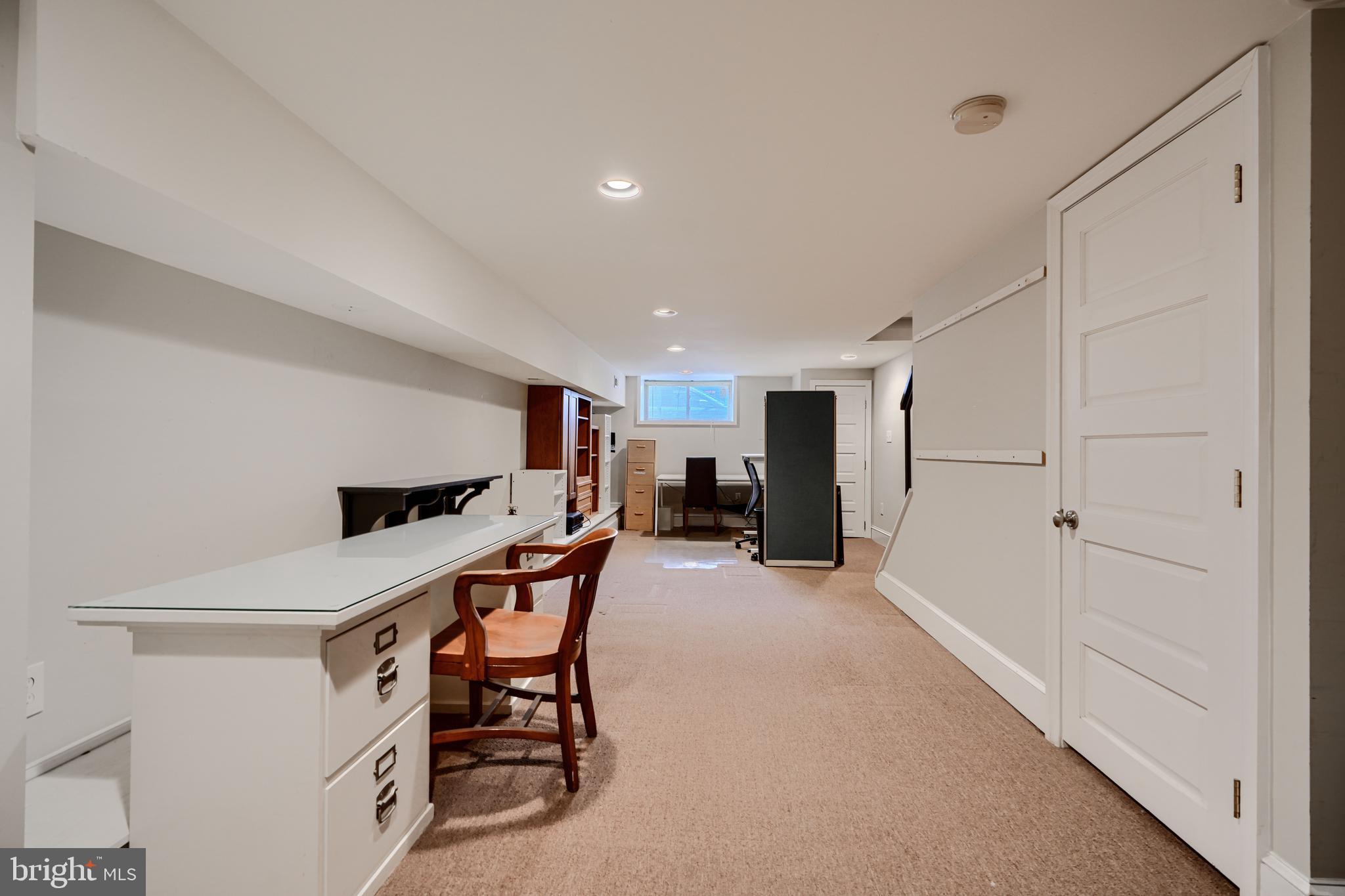 CANTON - Commercial Sale