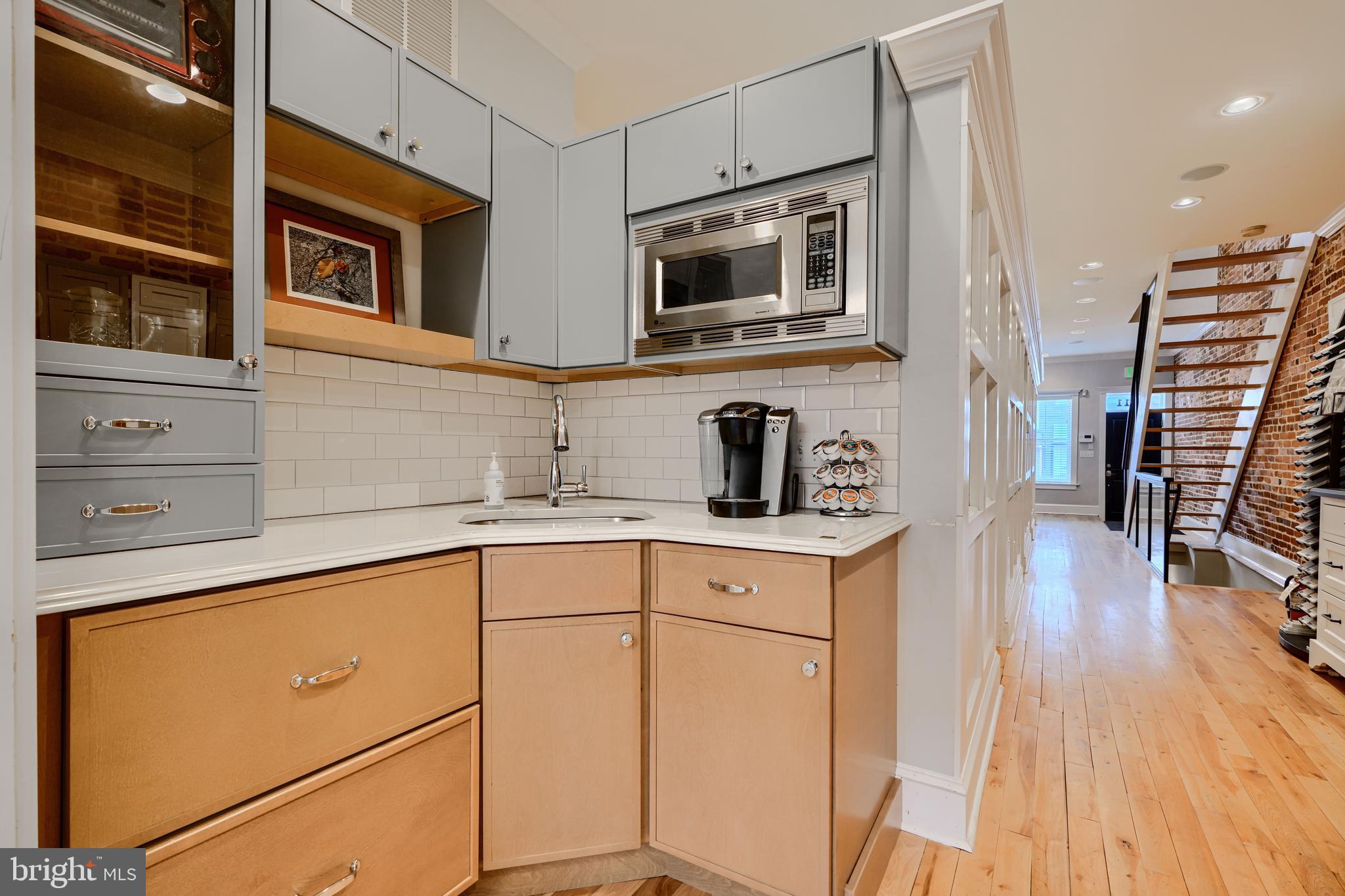 CANTON - Commercial Sale