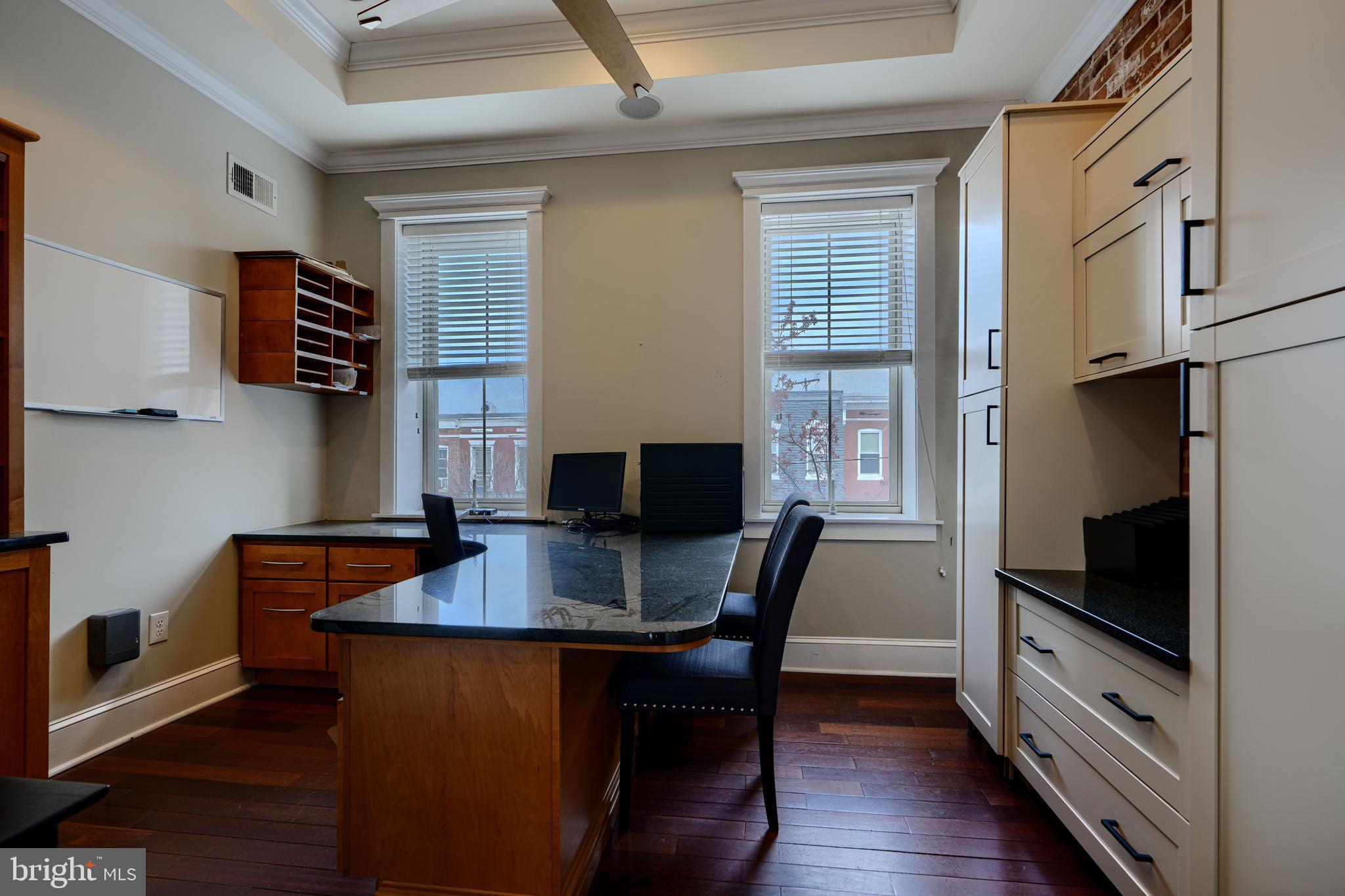 CANTON - Commercial Sale