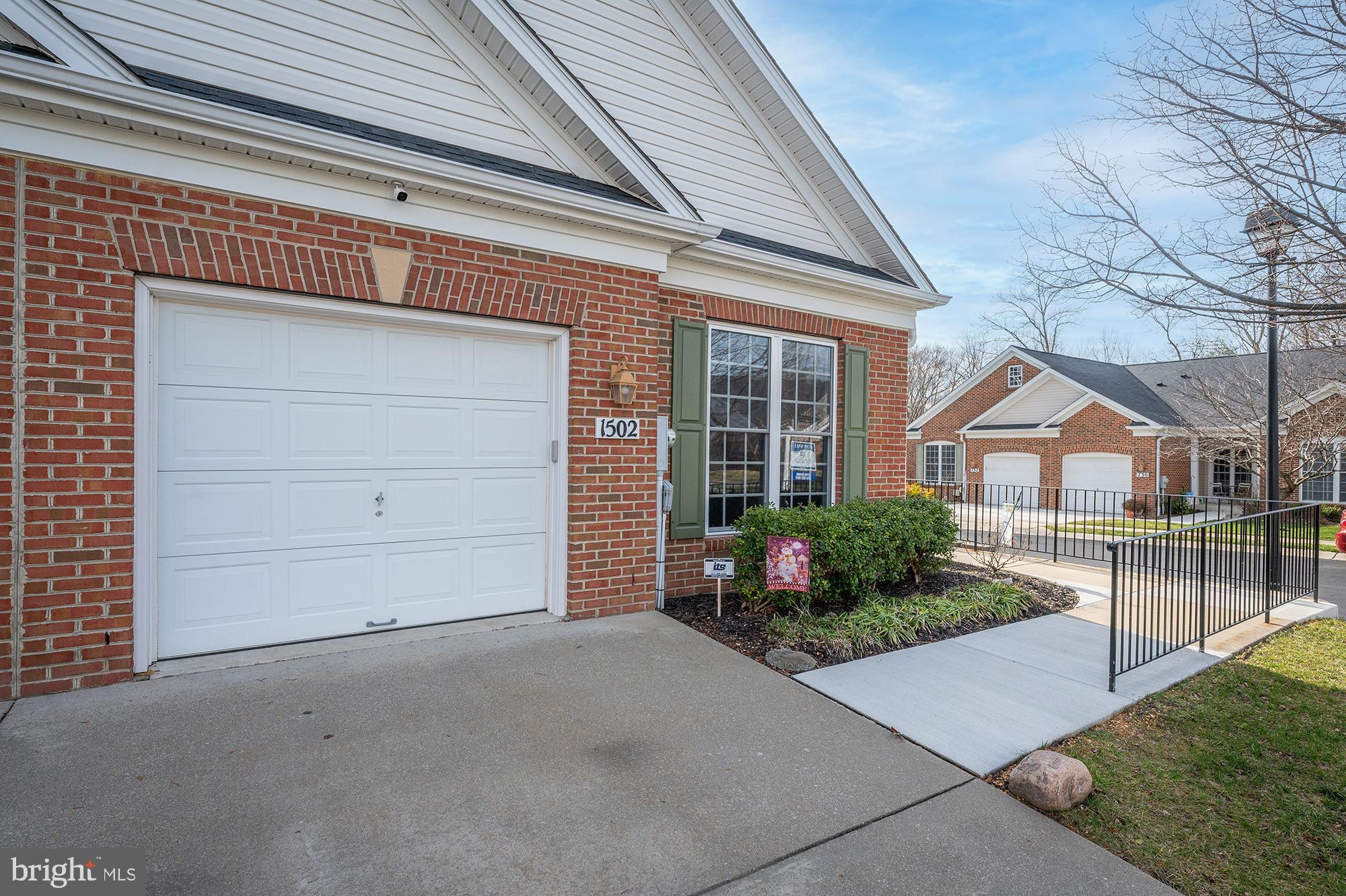 THE VILLAS OF ROCK OAK - Residential