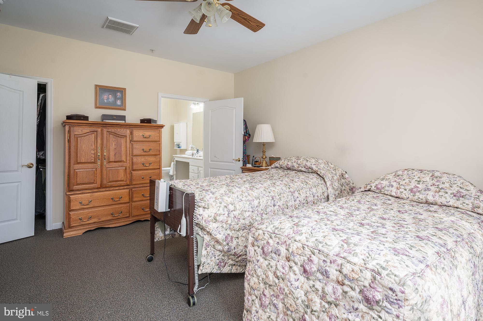 THE VILLAS OF ROCK OAK - Residential