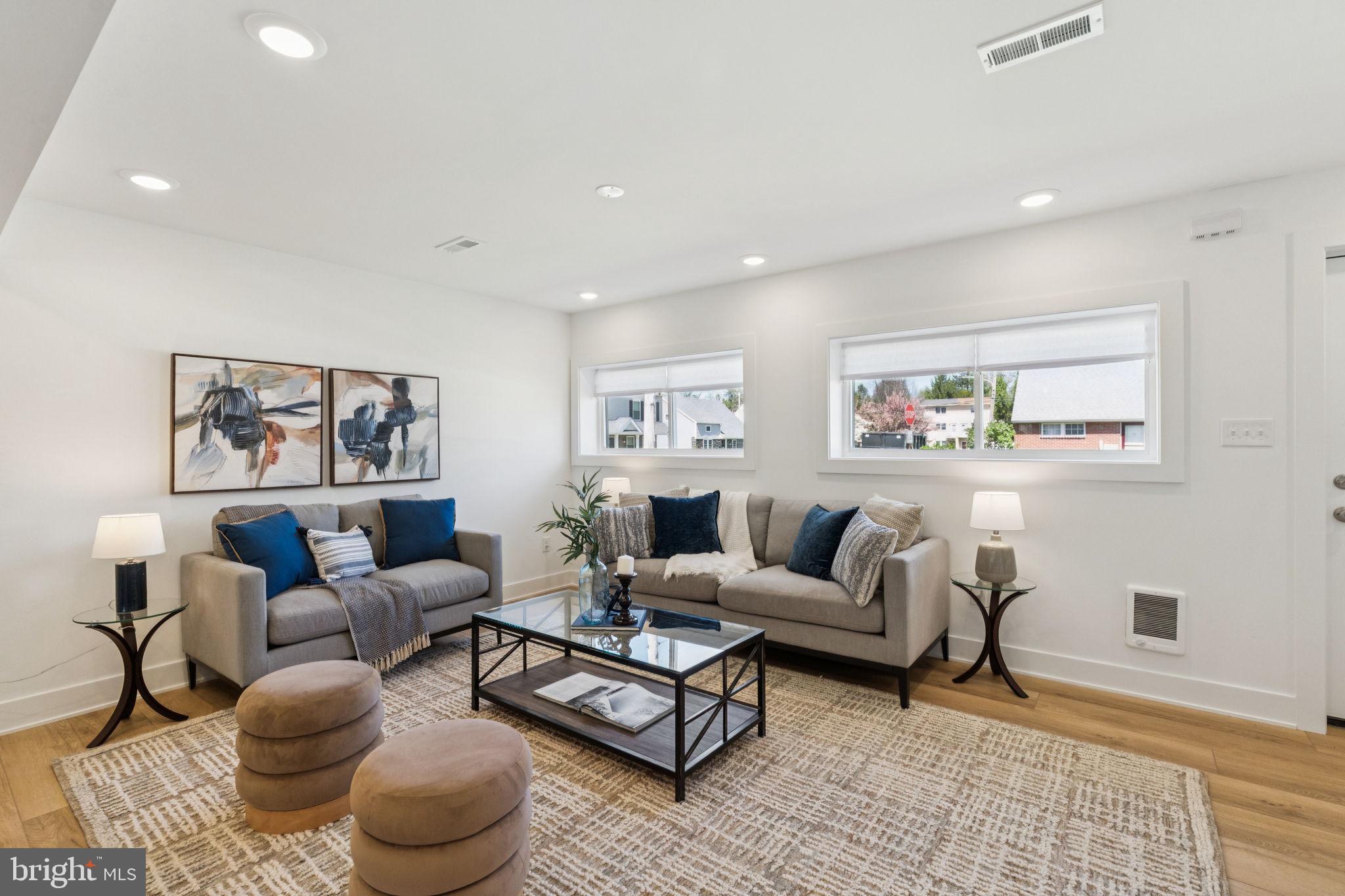 ROXBOROUGH - Residential