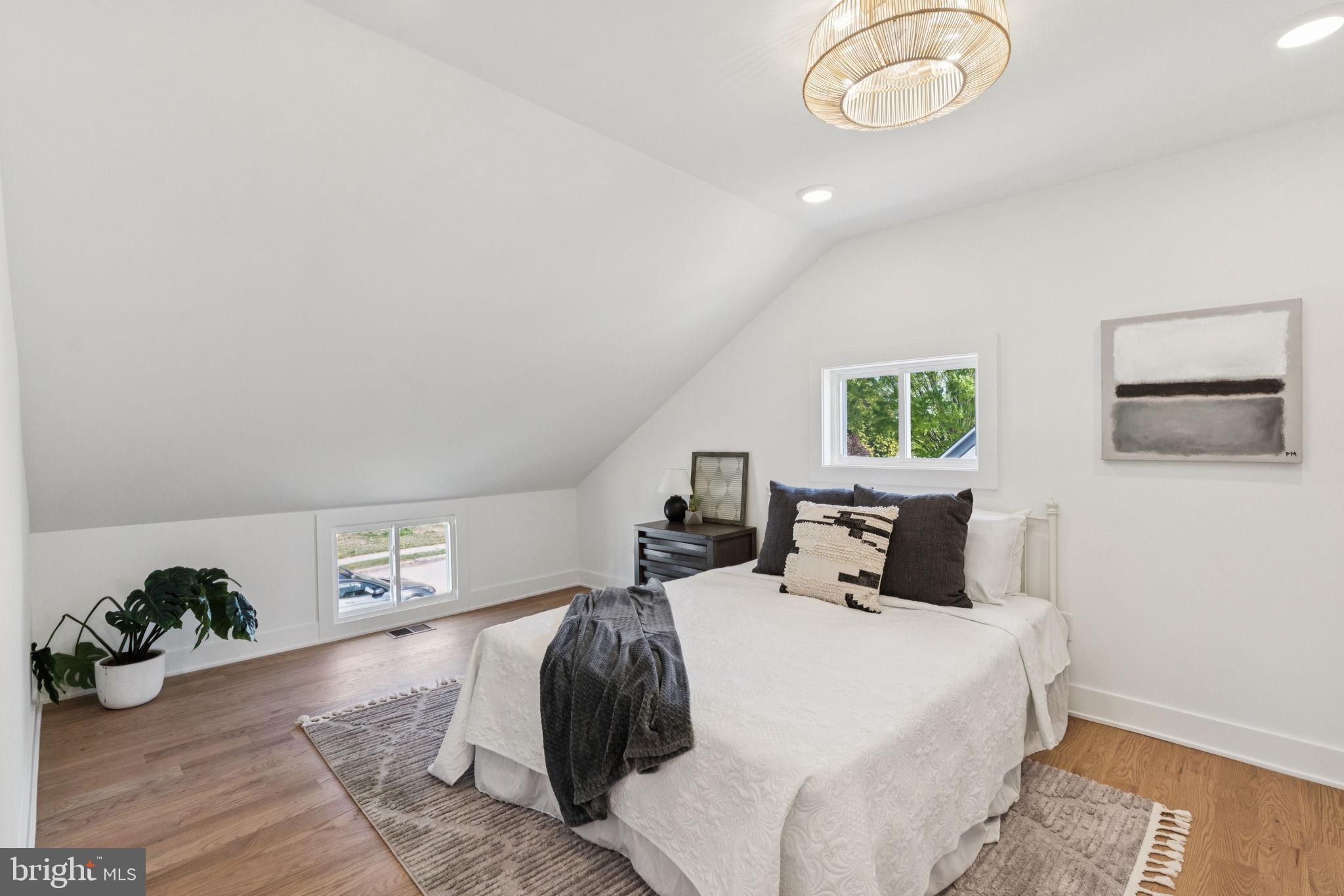 ROXBOROUGH - Residential