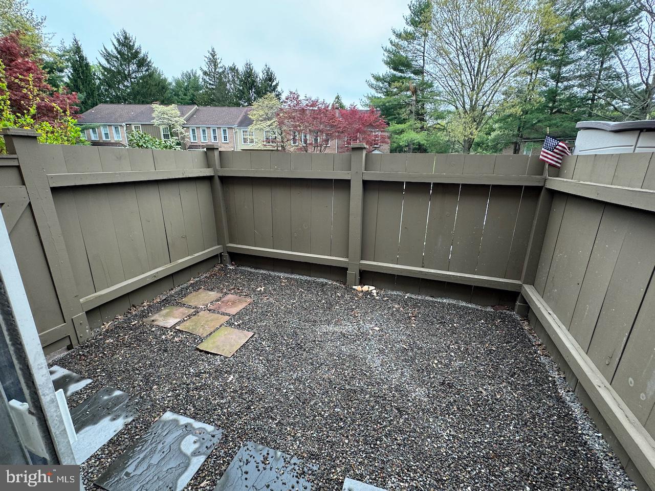 FLYING HILLS - Residential