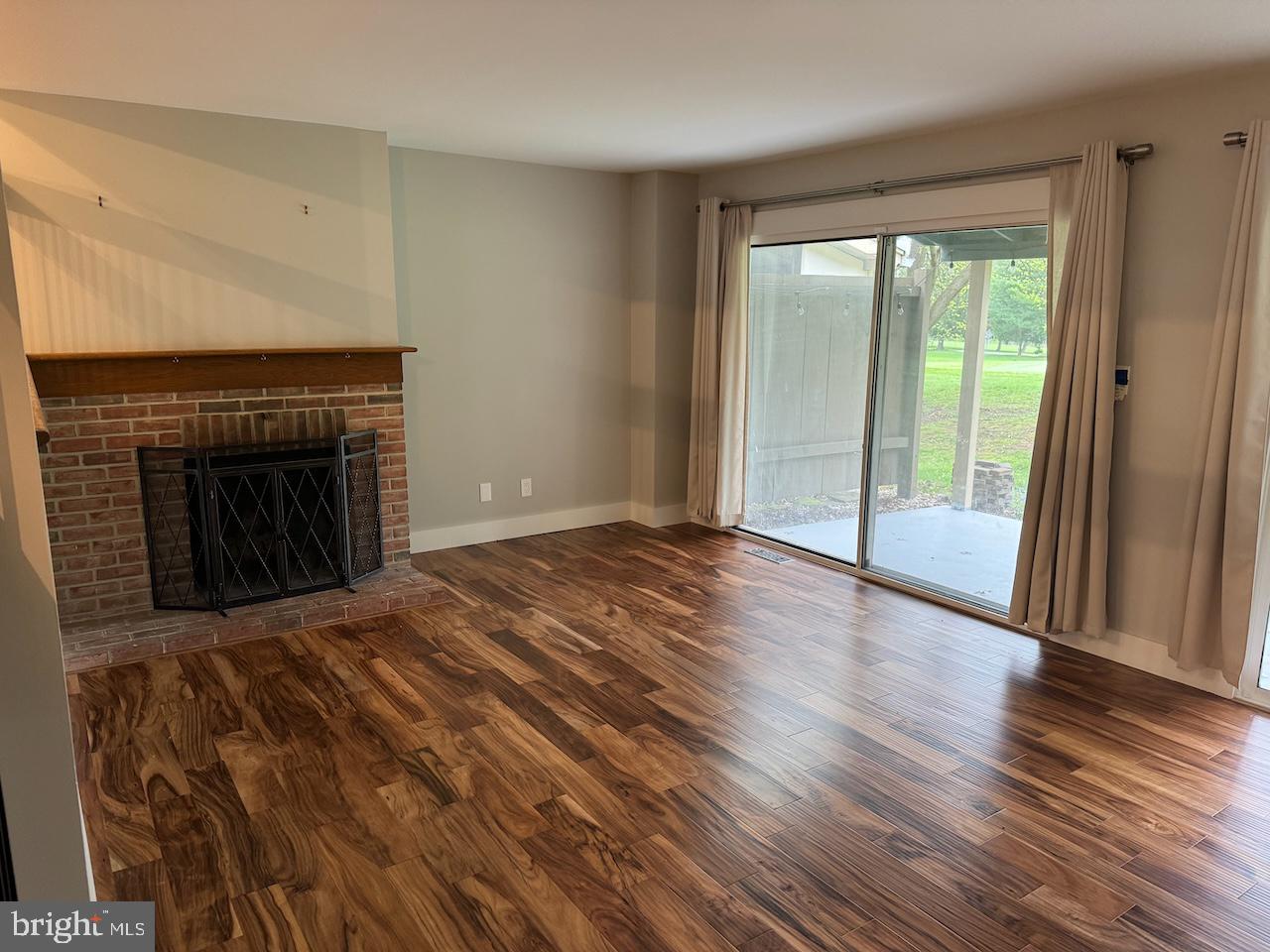 FLYING HILLS - Residential