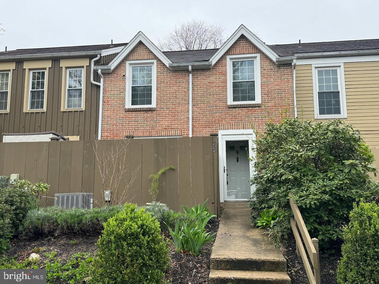 FLYING HILLS - Residential