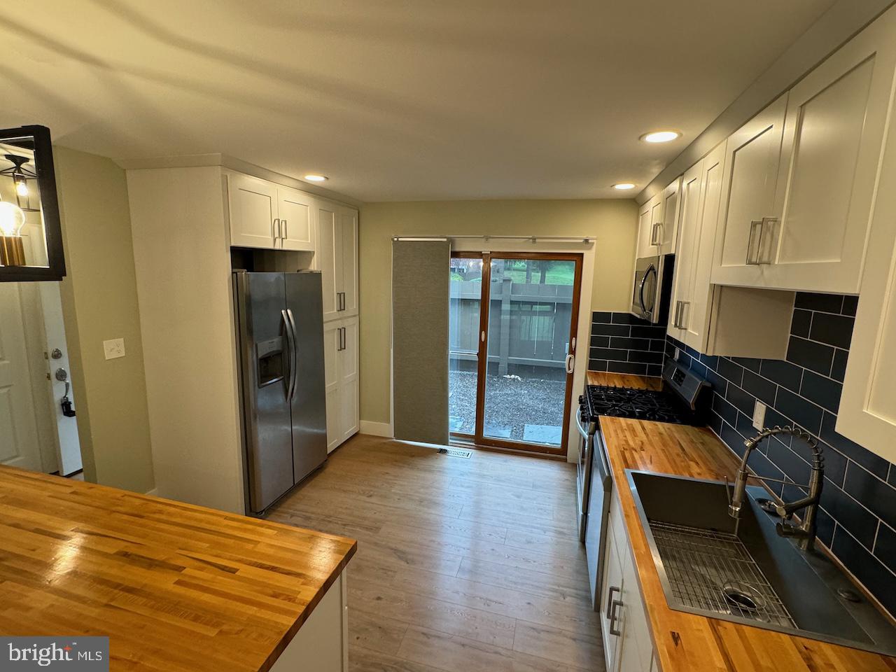 FLYING HILLS - Residential