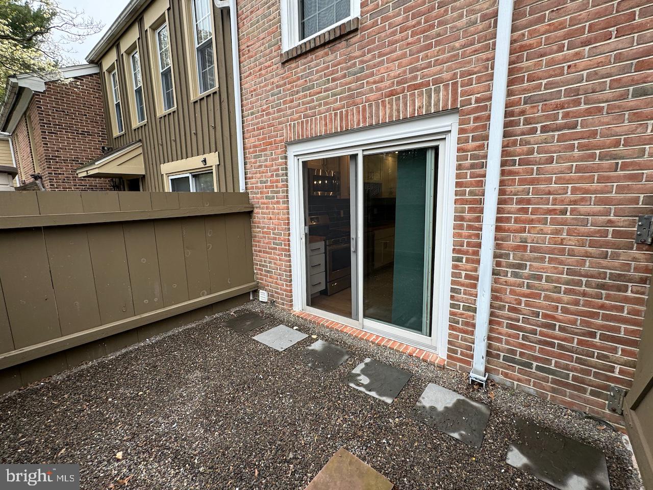 FLYING HILLS - Residential