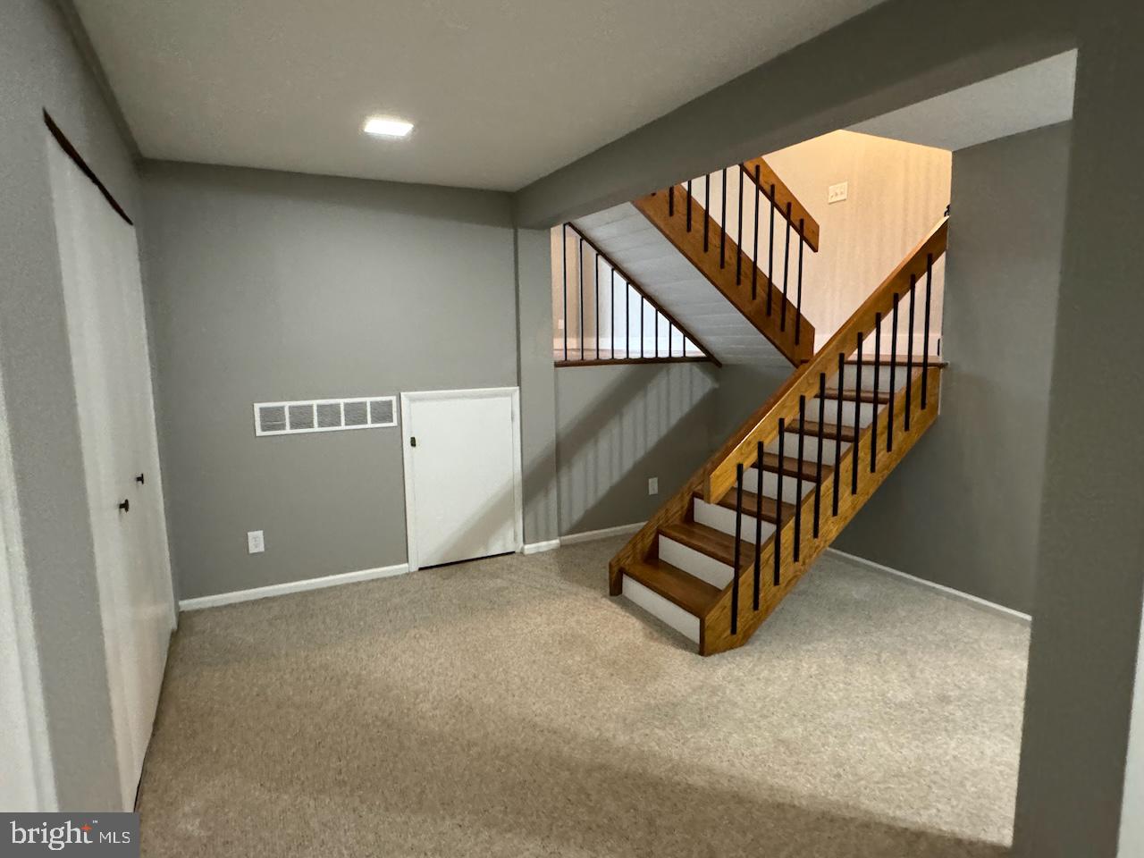 FLYING HILLS - Residential