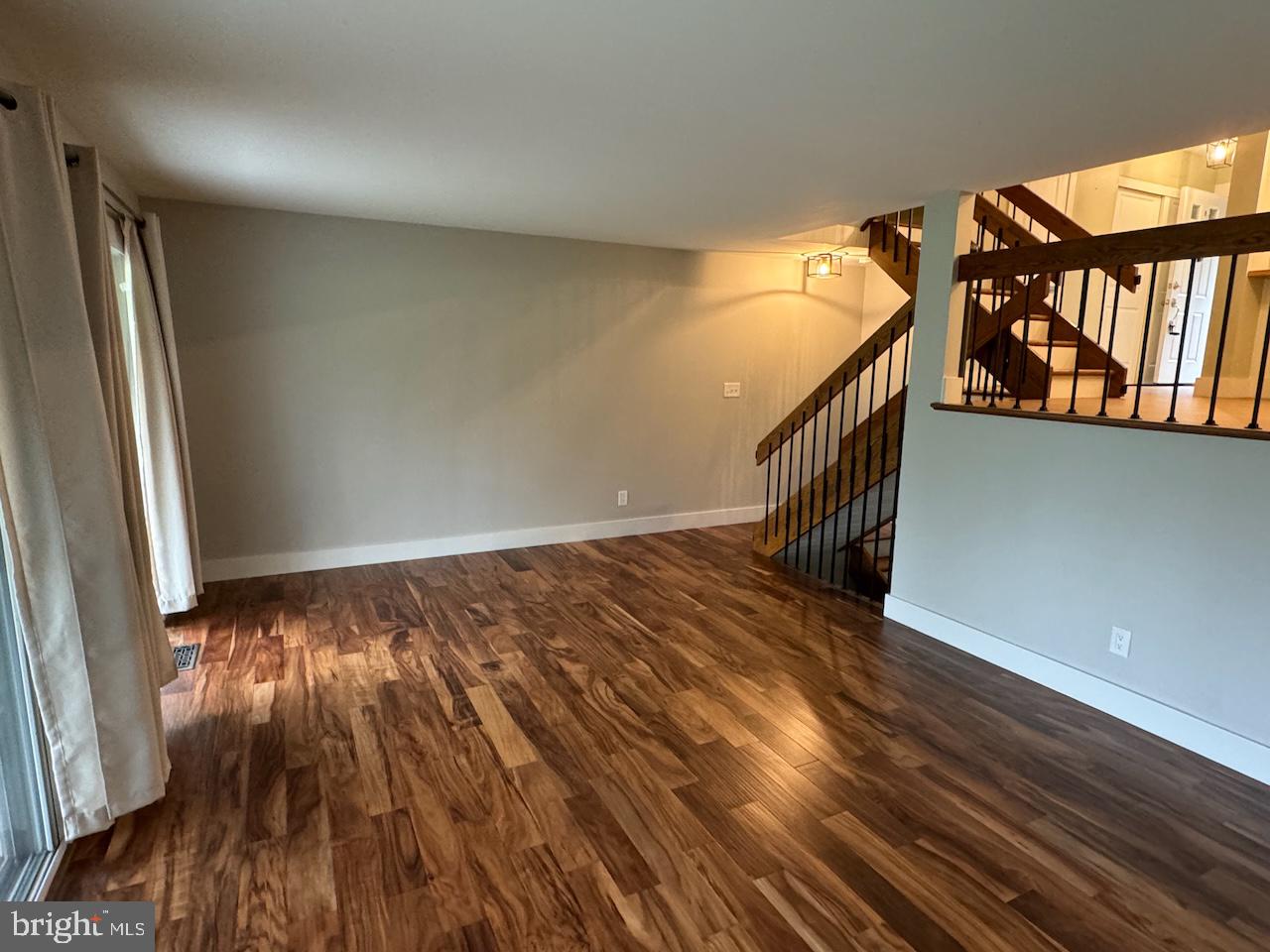 FLYING HILLS - Residential