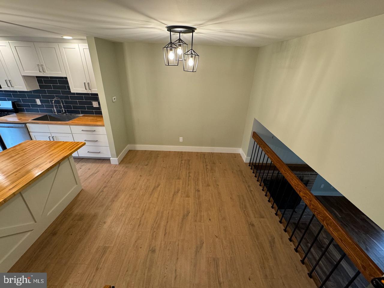 FLYING HILLS - Residential