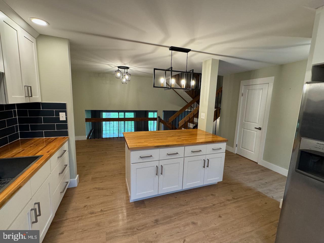 FLYING HILLS - Residential