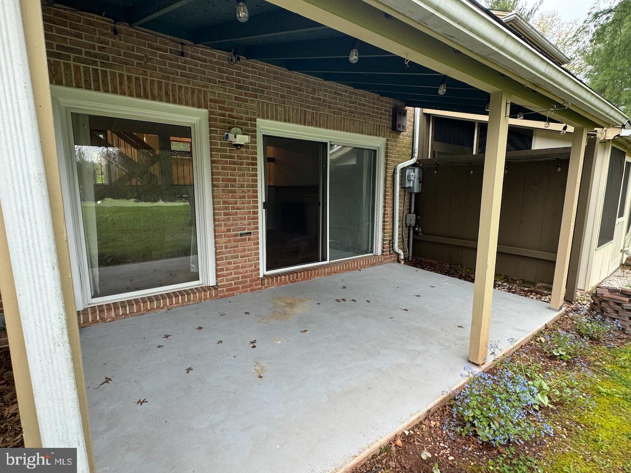 FLYING HILLS - Residential