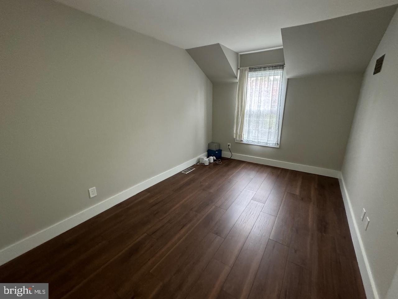 FLYING HILLS - Residential