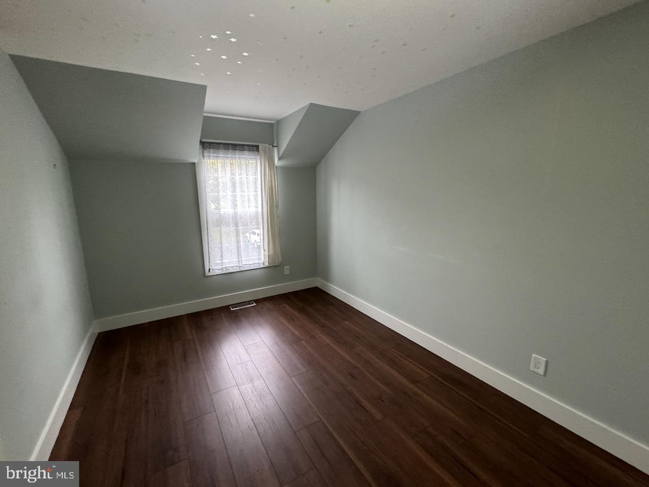 FLYING HILLS - Residential