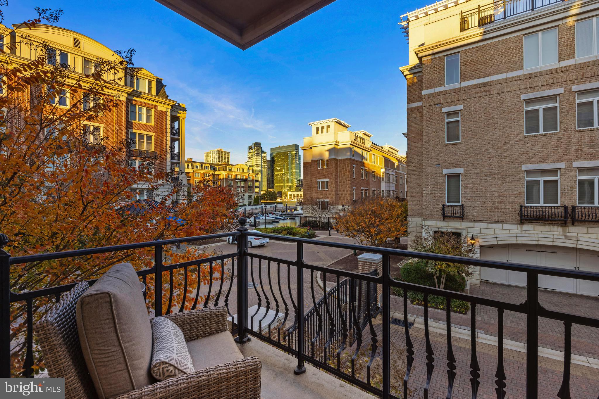 PIER HOMES AT HARBORVIEW - Residential