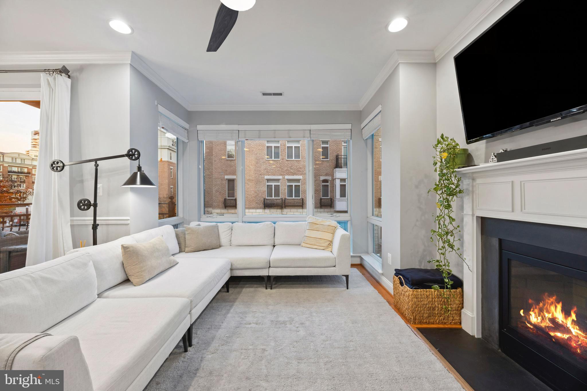 PIER HOMES AT HARBORVIEW - Residential