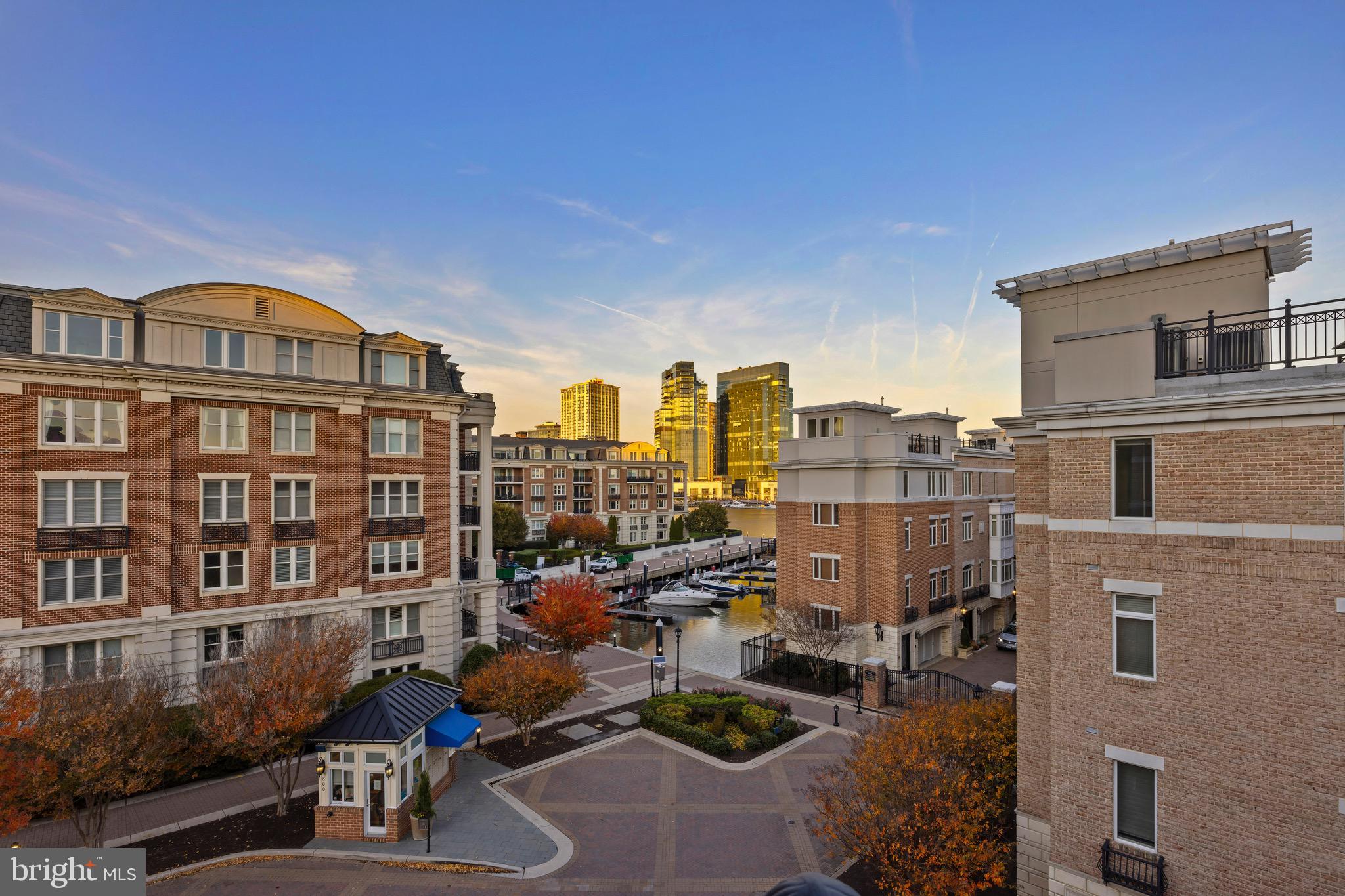 PIER HOMES AT HARBORVIEW - Residential