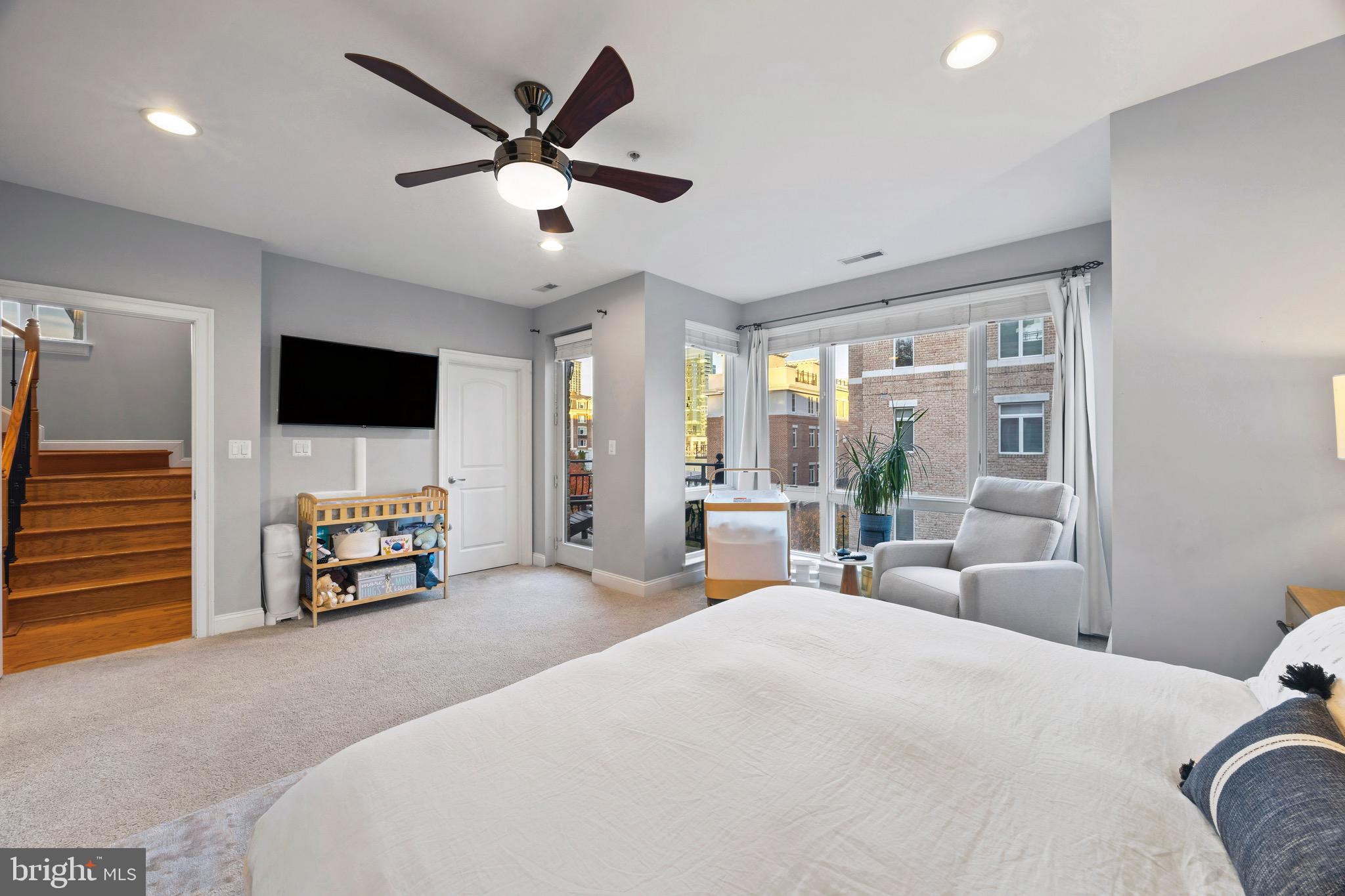 PIER HOMES AT HARBORVIEW - Residential