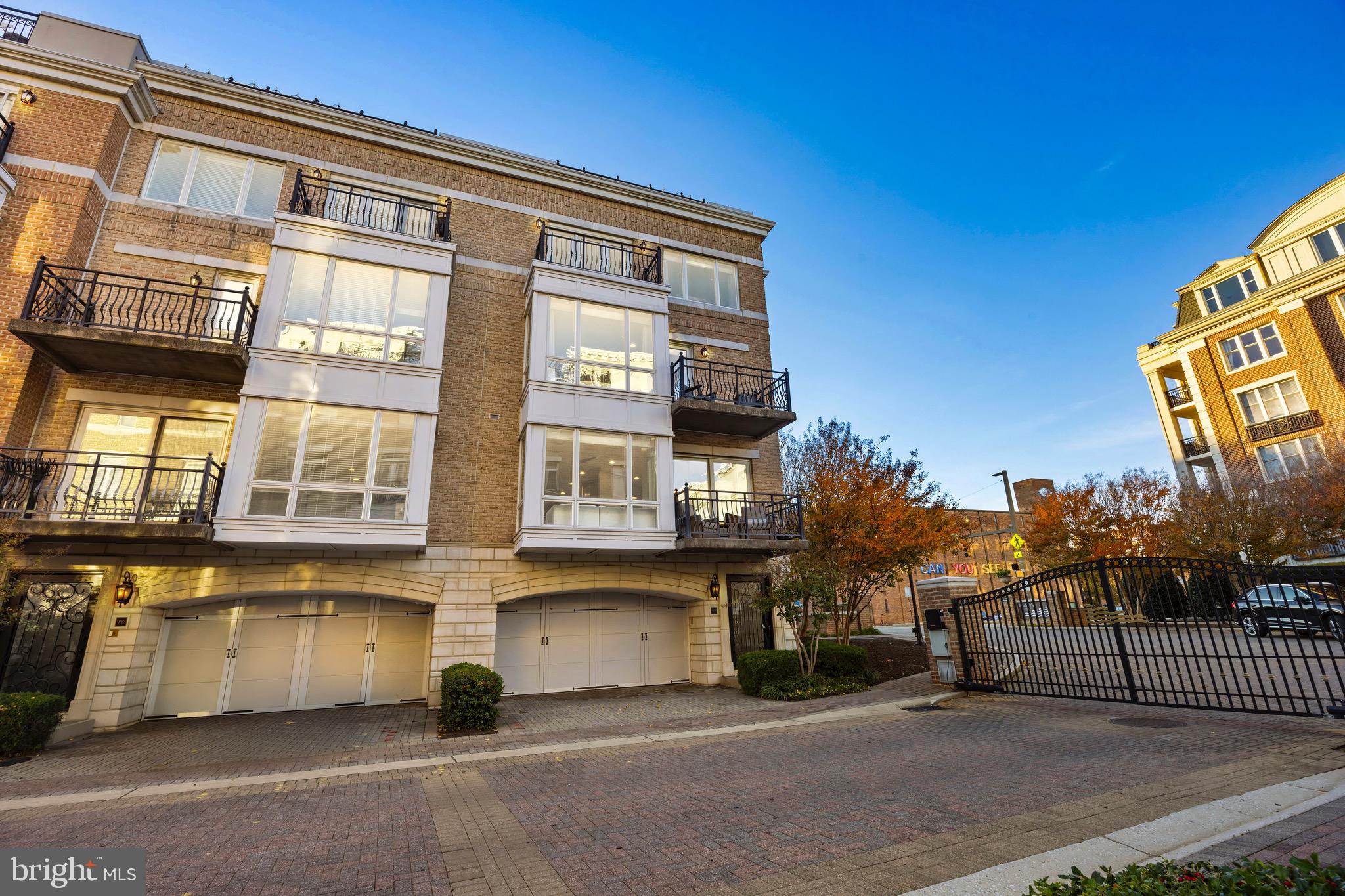 PIER HOMES AT HARBORVIEW - Residential