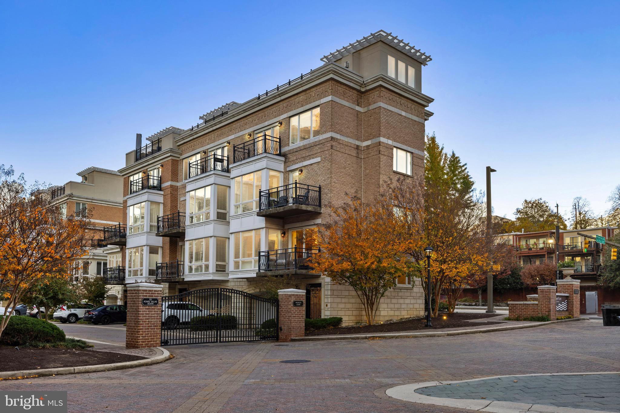 PIER HOMES AT HARBORVIEW - Residential