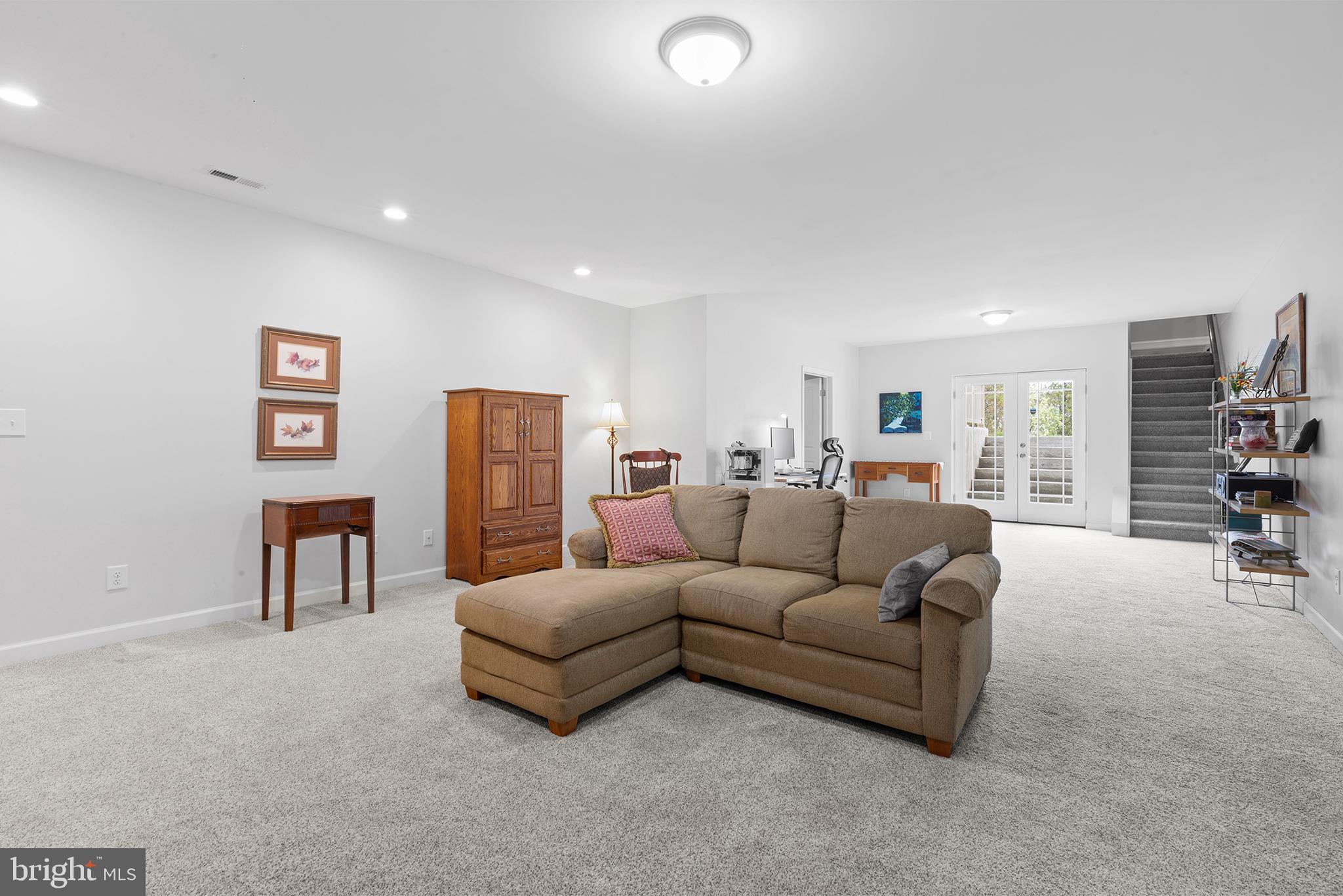 CUMBERLAND TOWNSHIP - Residential