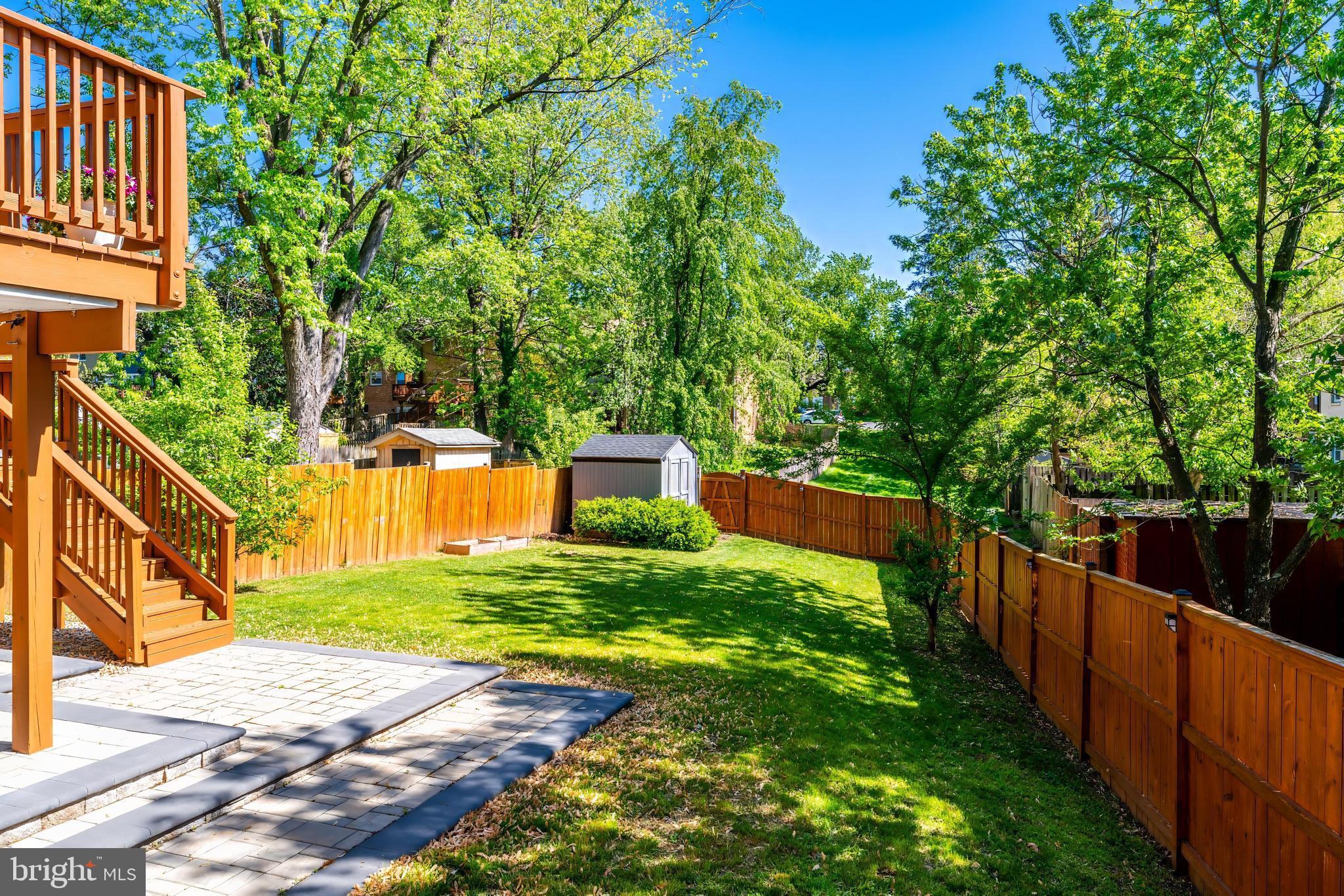 LONDON TOWN WEST - Residential